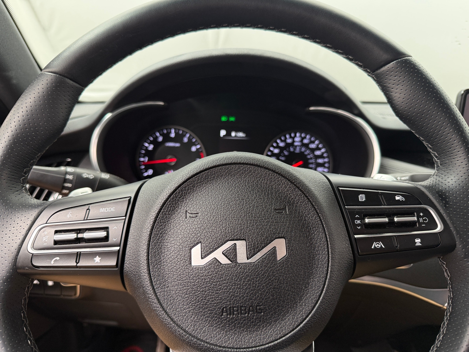 Thumbnail: 2023 Kia Stinger - 4