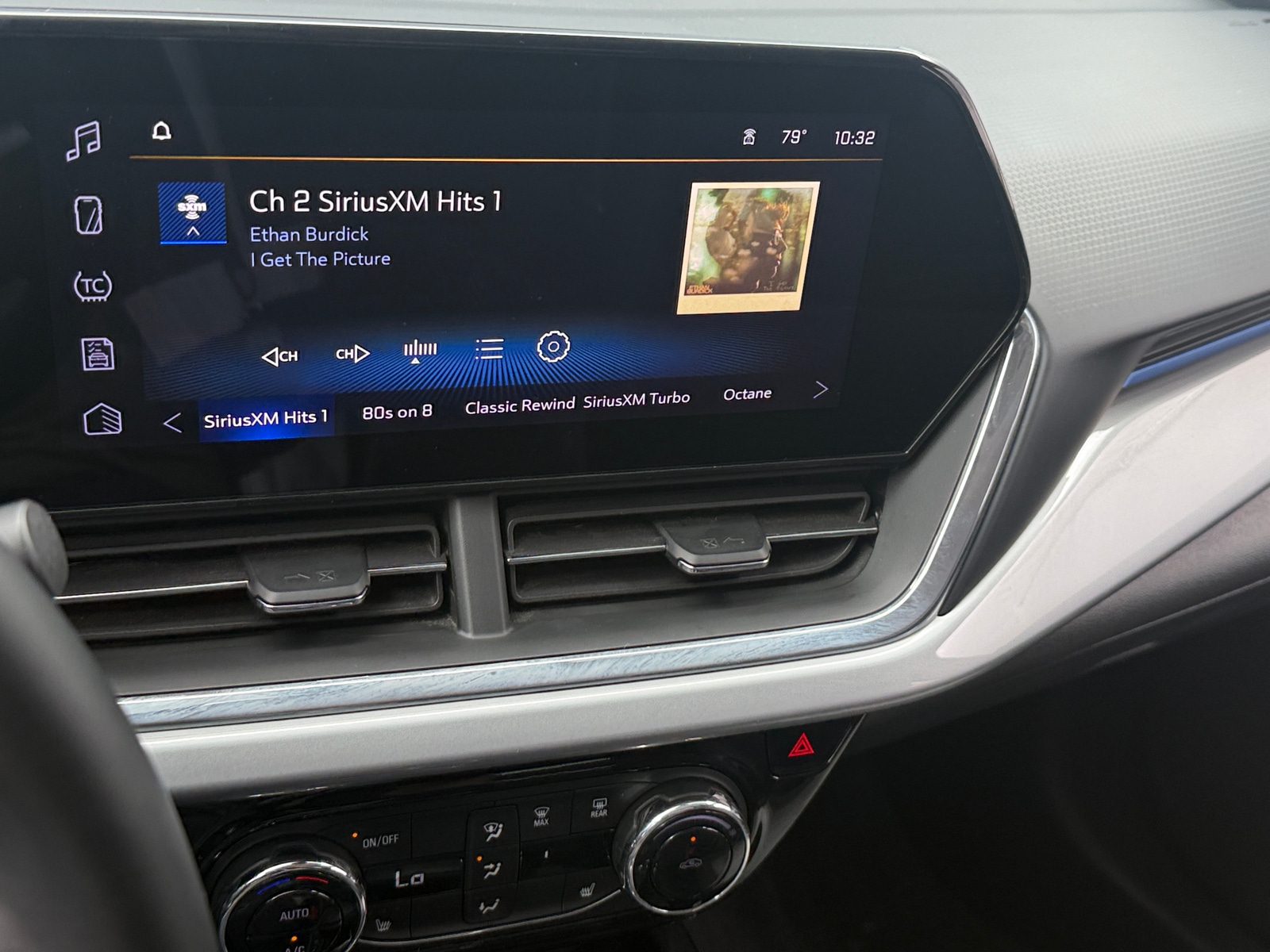 Thumbnail: 2025 Chevrolet Trax - 4