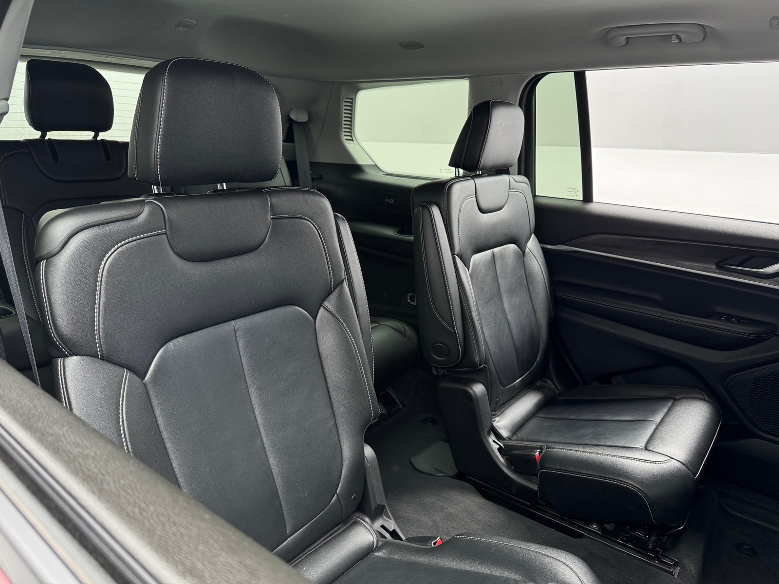 Thumbnail: 2023 Jeep Grand Cherokee L - 5