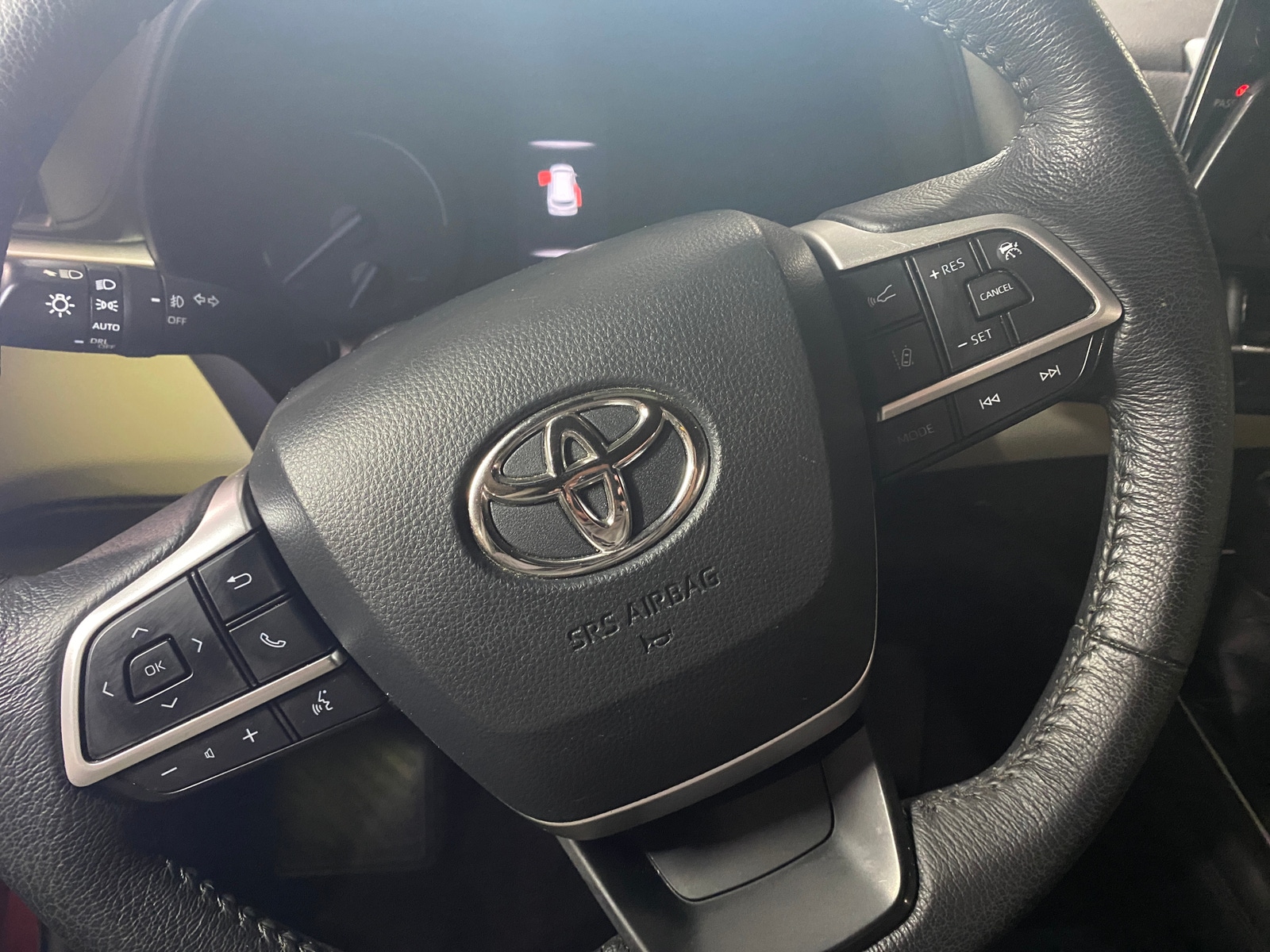 Thumbnail: 2021 Toyota Sienna - 4