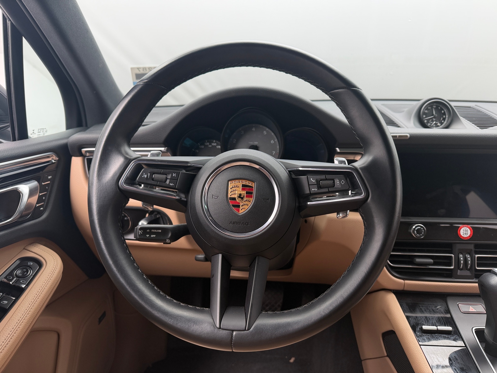 Thumbnail: 2022 Porsche Macan - 4