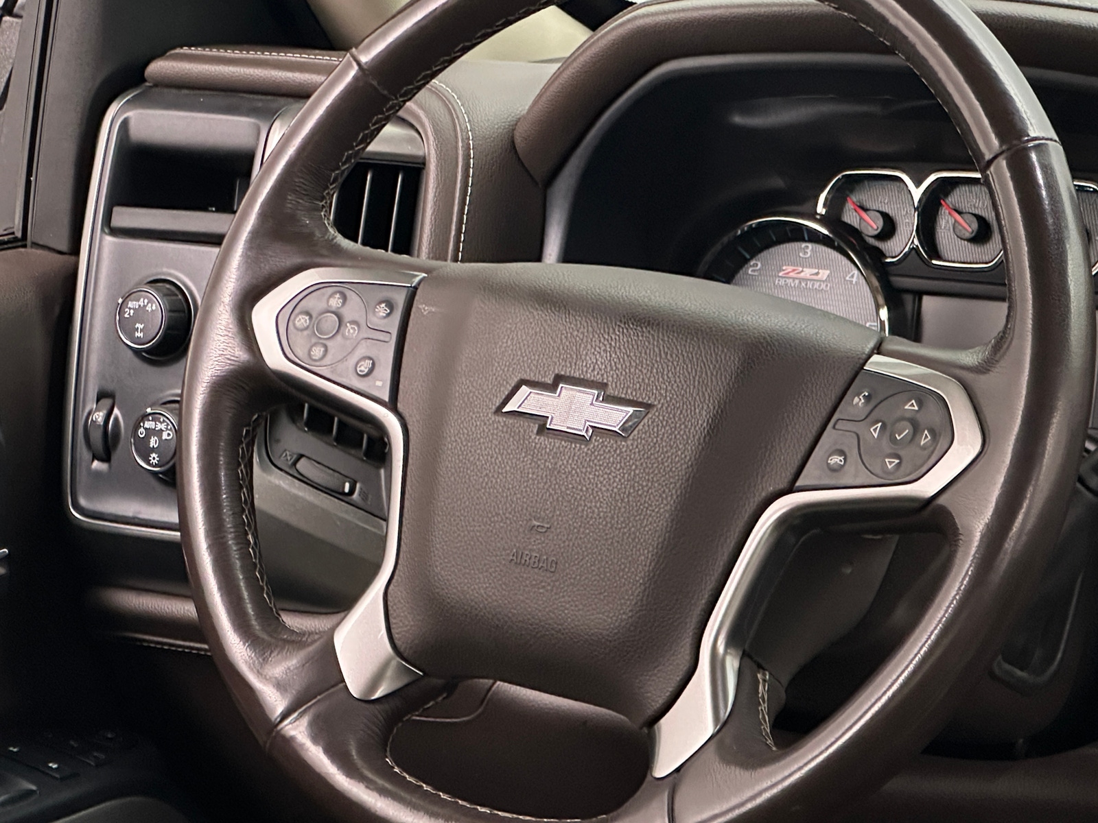 Thumbnail: 2018 Chevrolet Silverado 1500 - 4