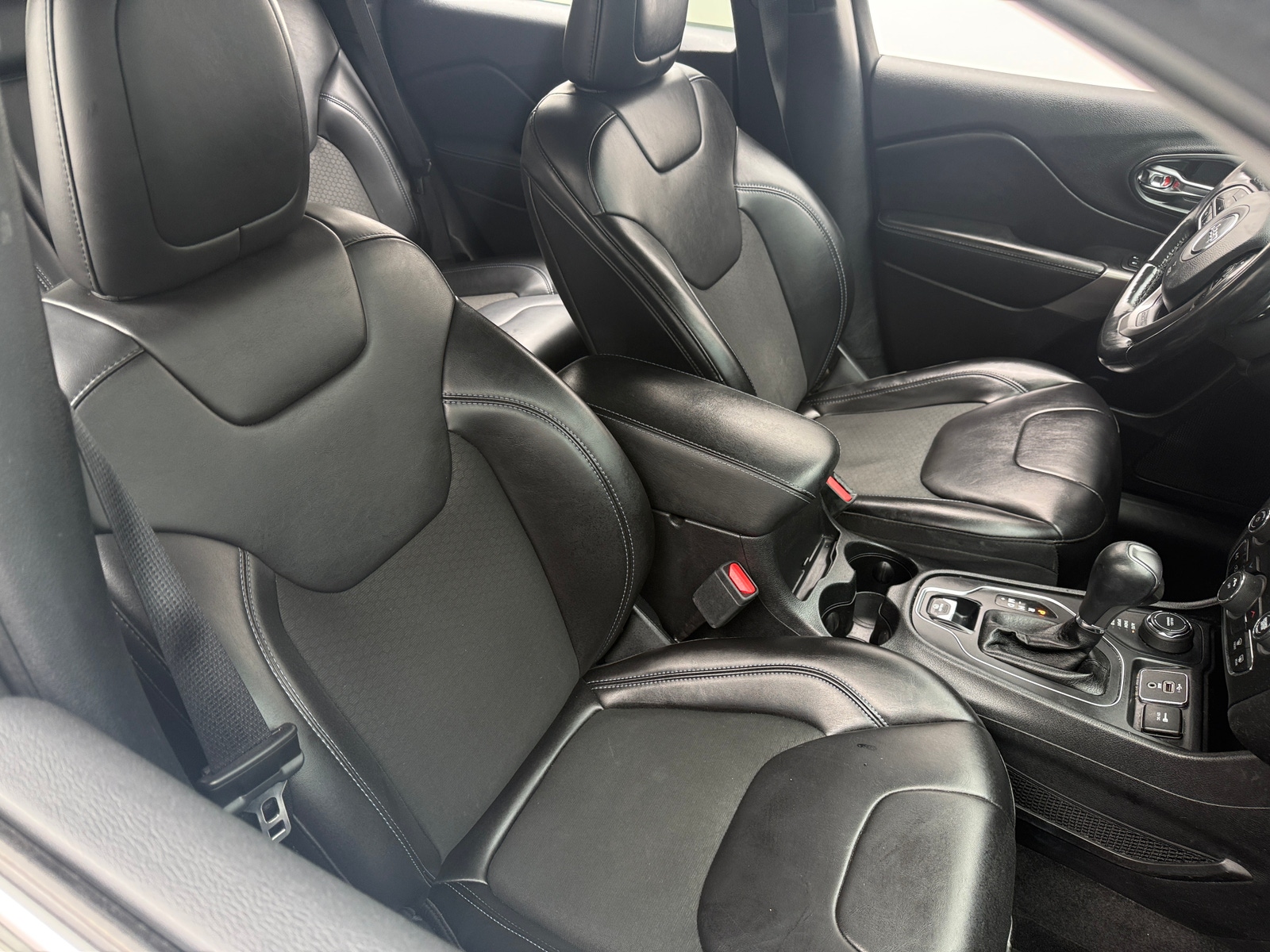 Thumbnail: 2020 Jeep Cherokee - 2