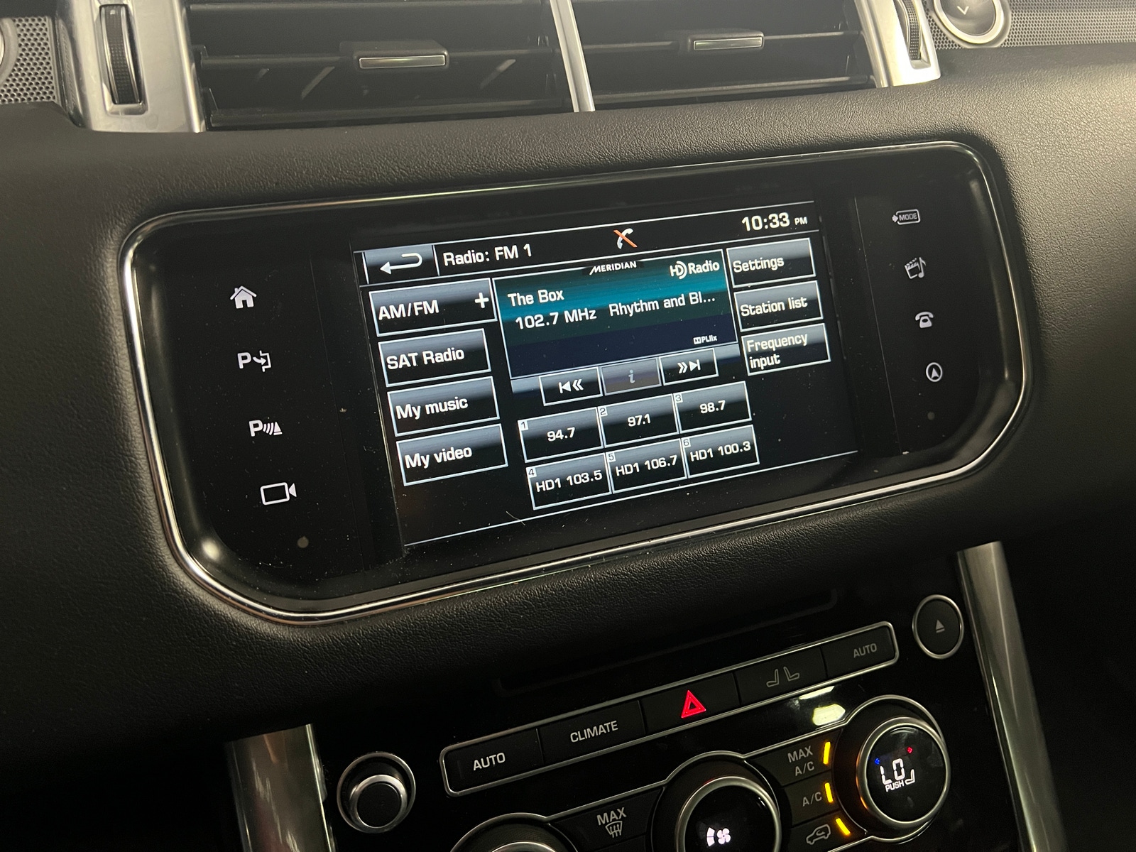 Thumbnail: 2016 Land Rover Range Rover Sport - 3