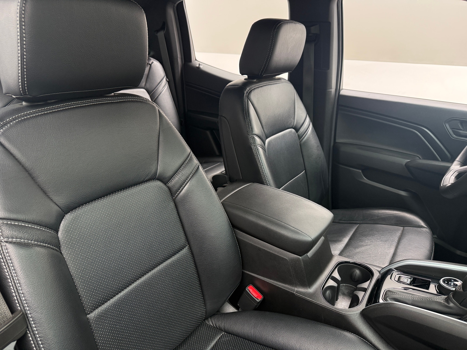 Thumbnail: 2023 Chevrolet Colorado - 2