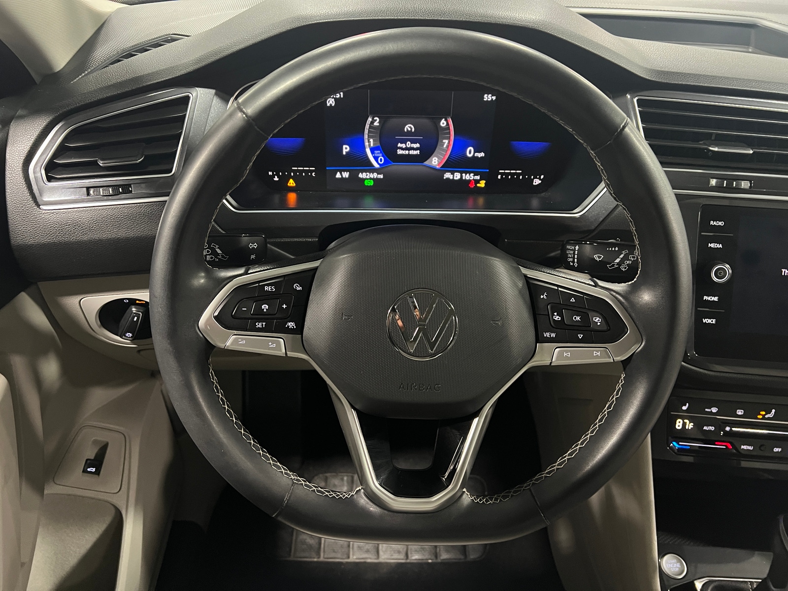 Thumbnail: 2022 Volkswagen Tiguan - 4