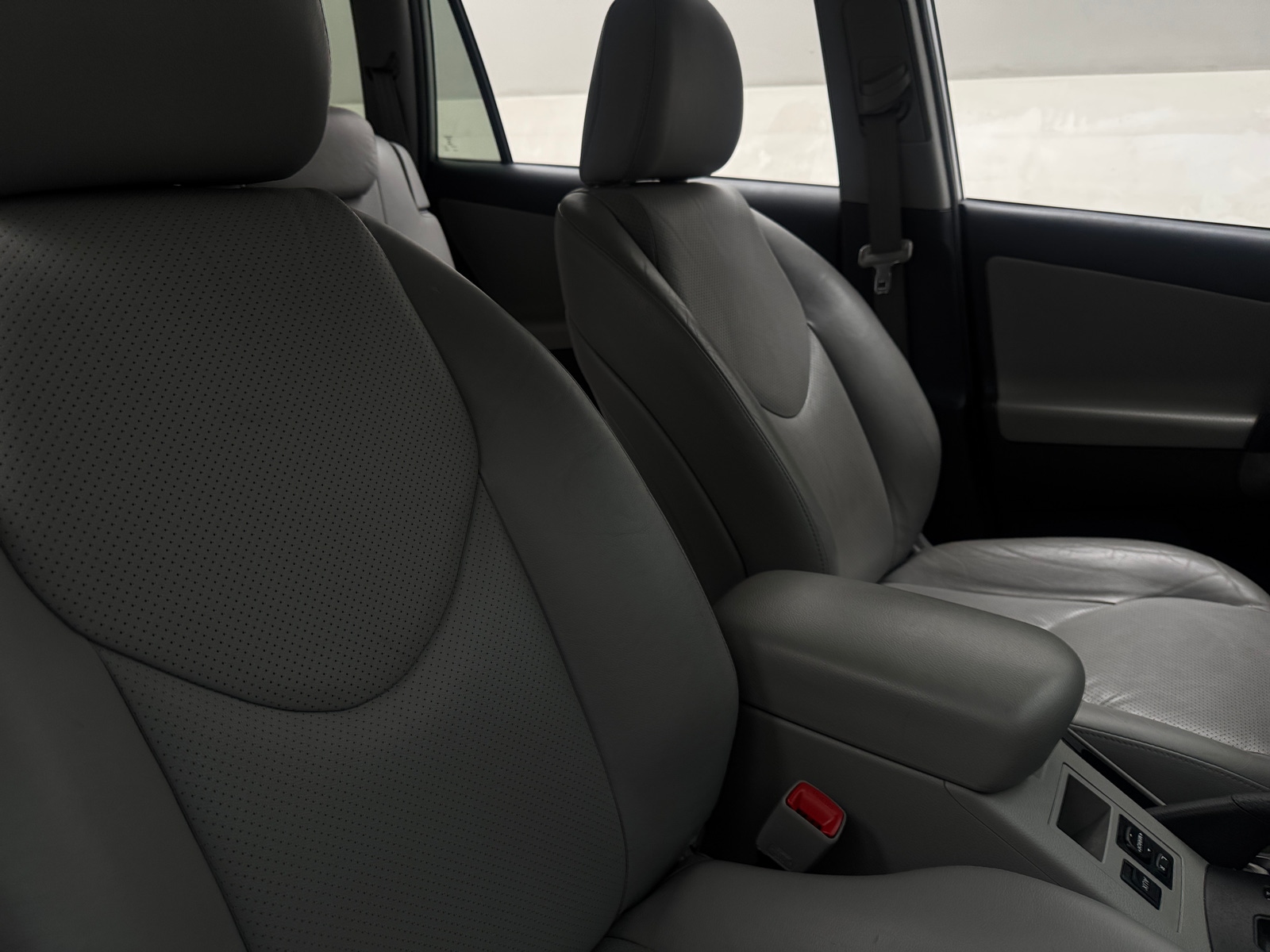 Thumbnail: 2010 Toyota RAV4 - 2