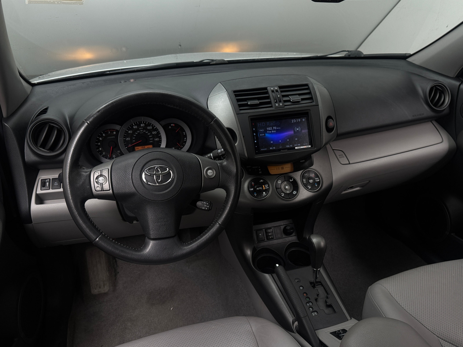 Thumbnail: 2010 Toyota RAV4 - 3
