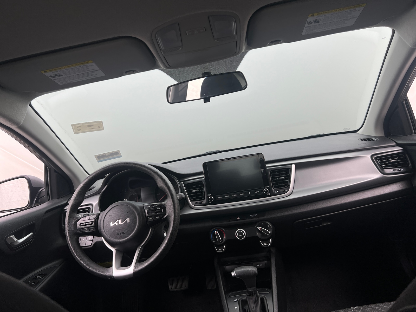 Thumbnail: 2023 Kia Rio - 3