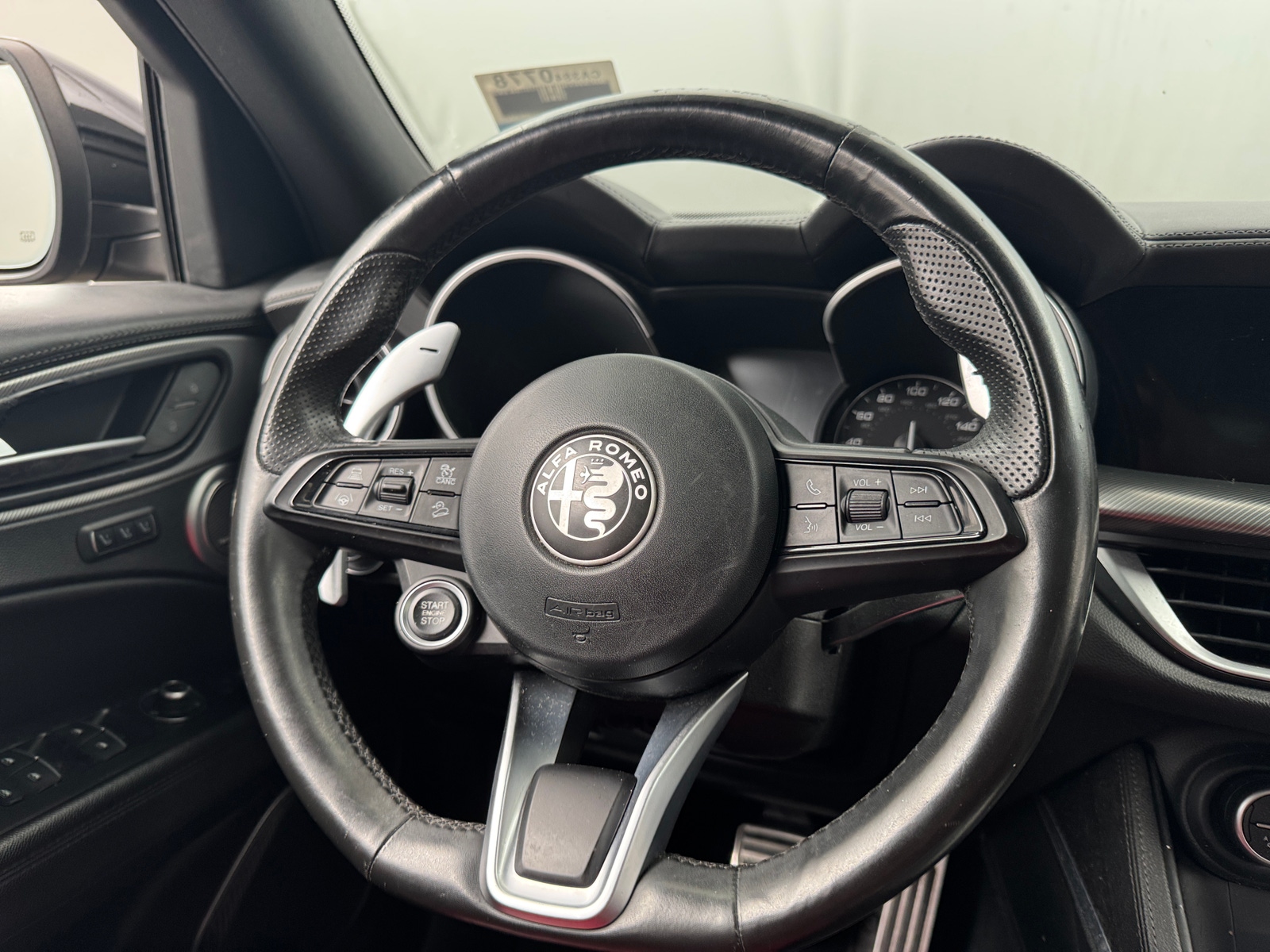 Thumbnail: 2022 Alfa Romeo Stelvio - 4