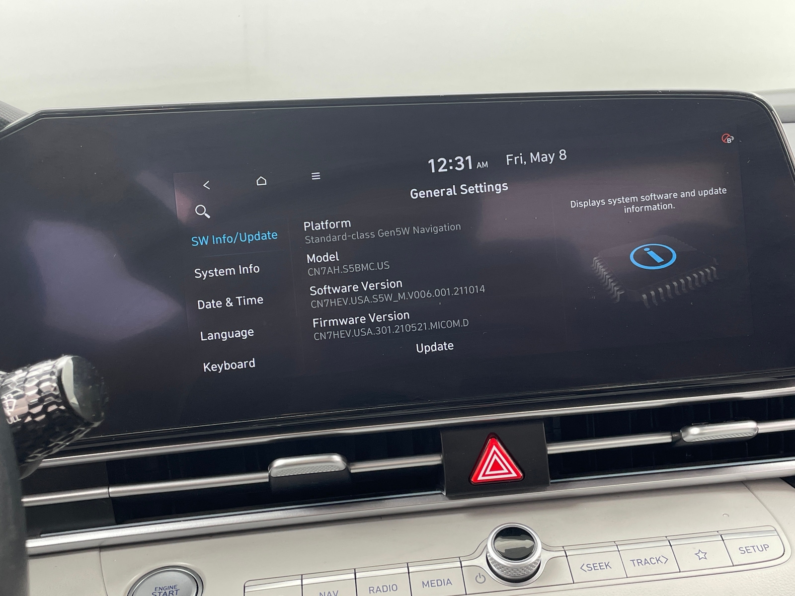 Thumbnail: 2022 Hyundai Elantra - 3