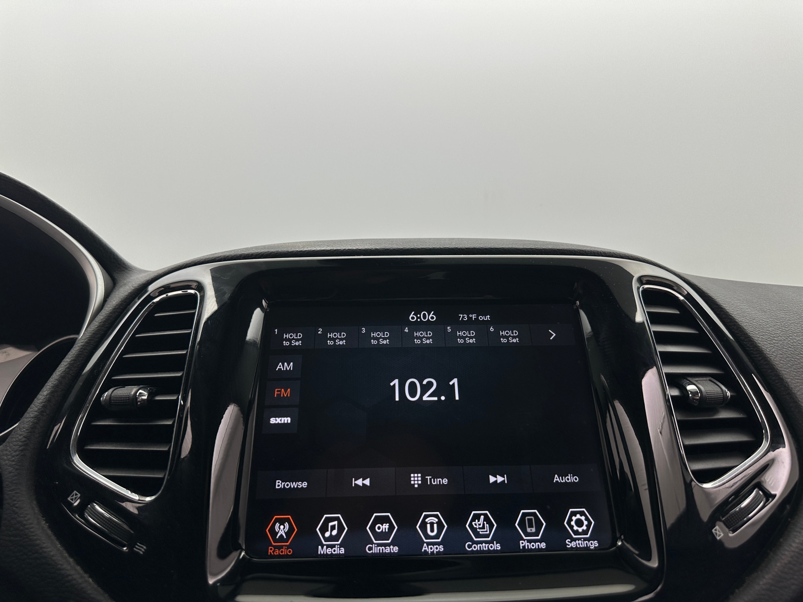 Thumbnail: 2019 Jeep Compass - 3