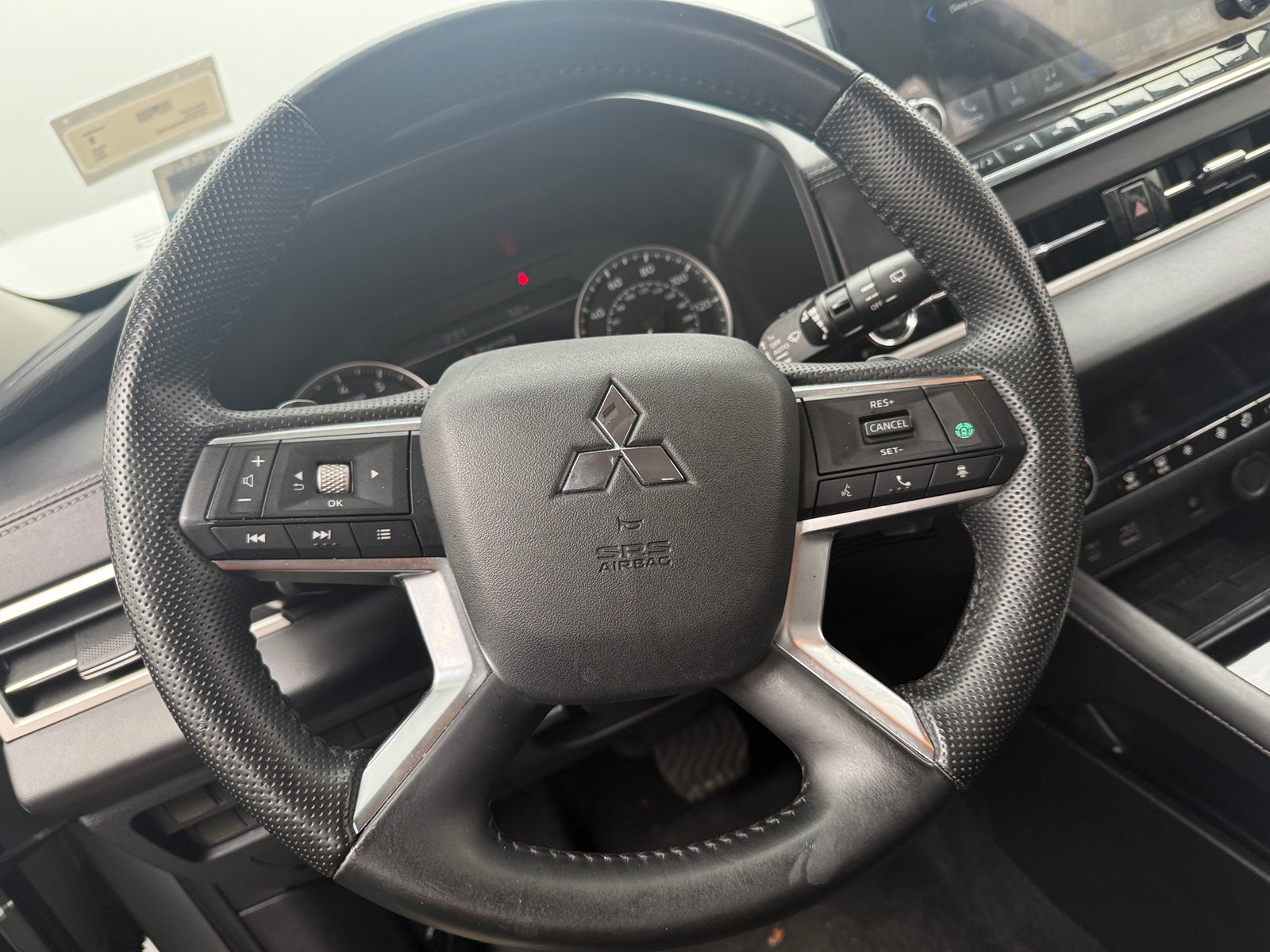 Thumbnail: 2024 Mitsubishi Outlander - 4