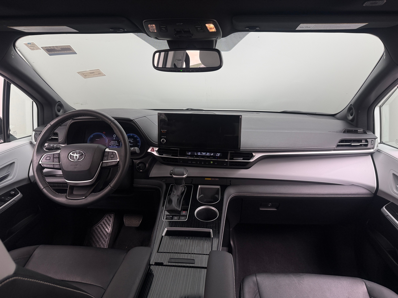 Thumbnail: 2025 Toyota Sienna - 2