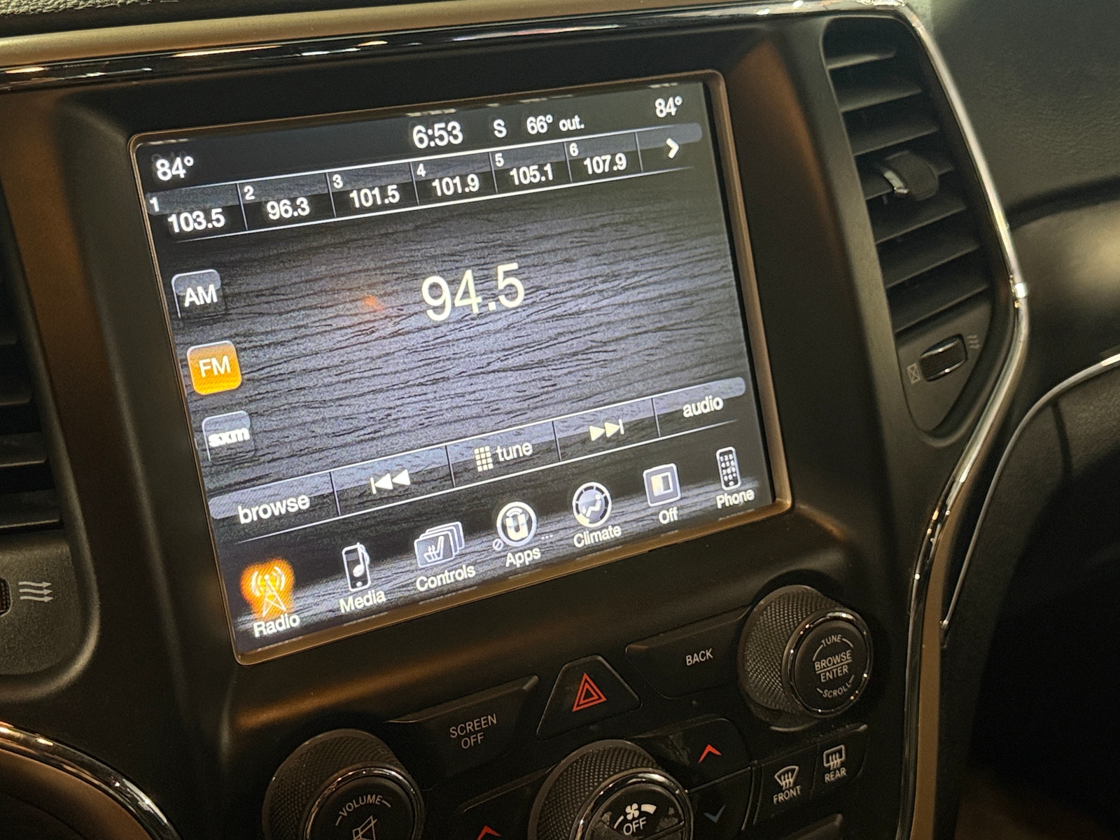 Thumbnail: 2015 Jeep Grand Cherokee - 3