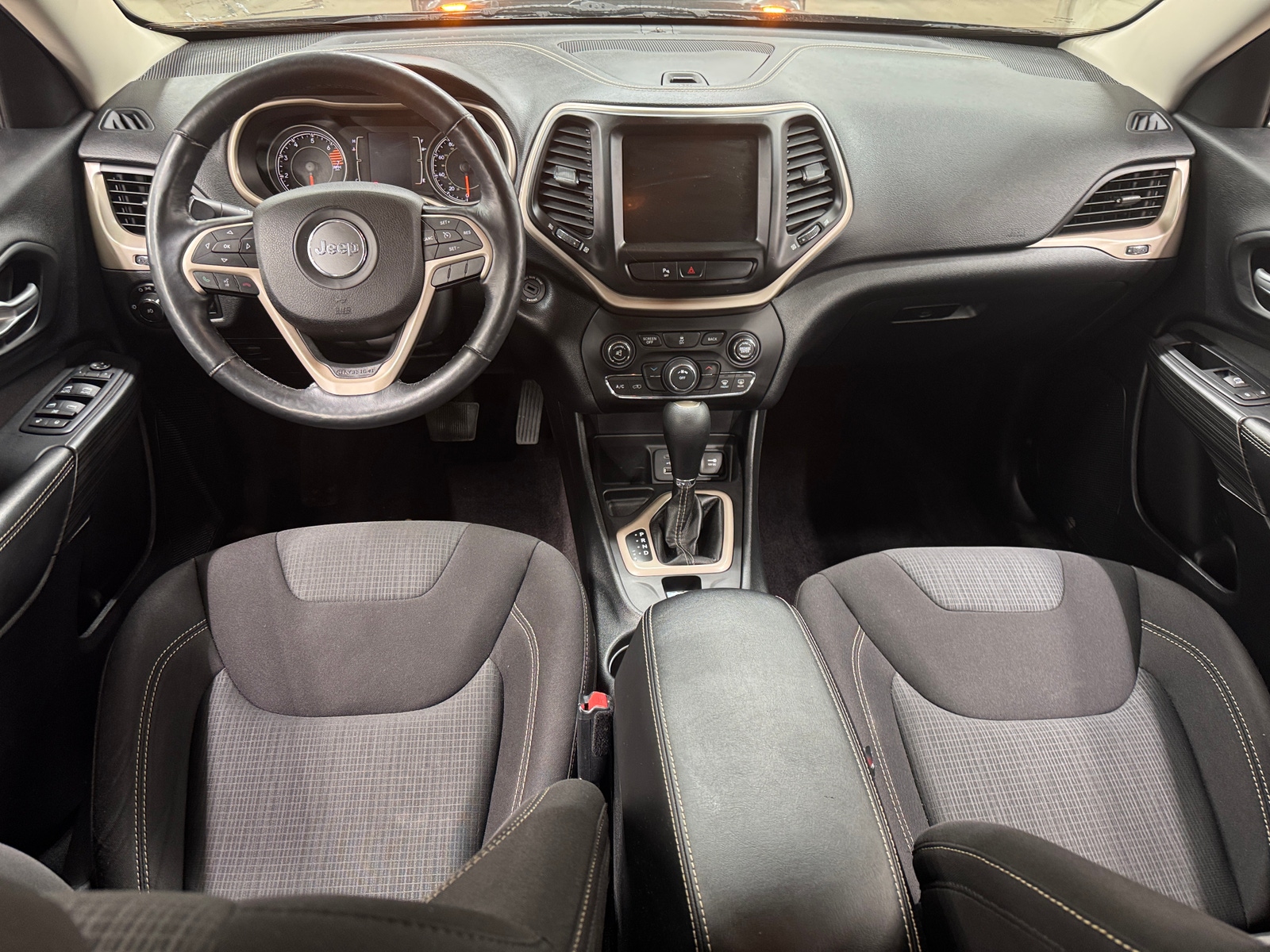 Thumbnail: 2016 Jeep Cherokee - 3