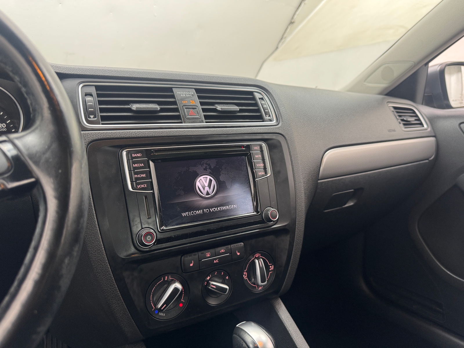 Thumbnail: 2016 Volkswagen Jetta - 4