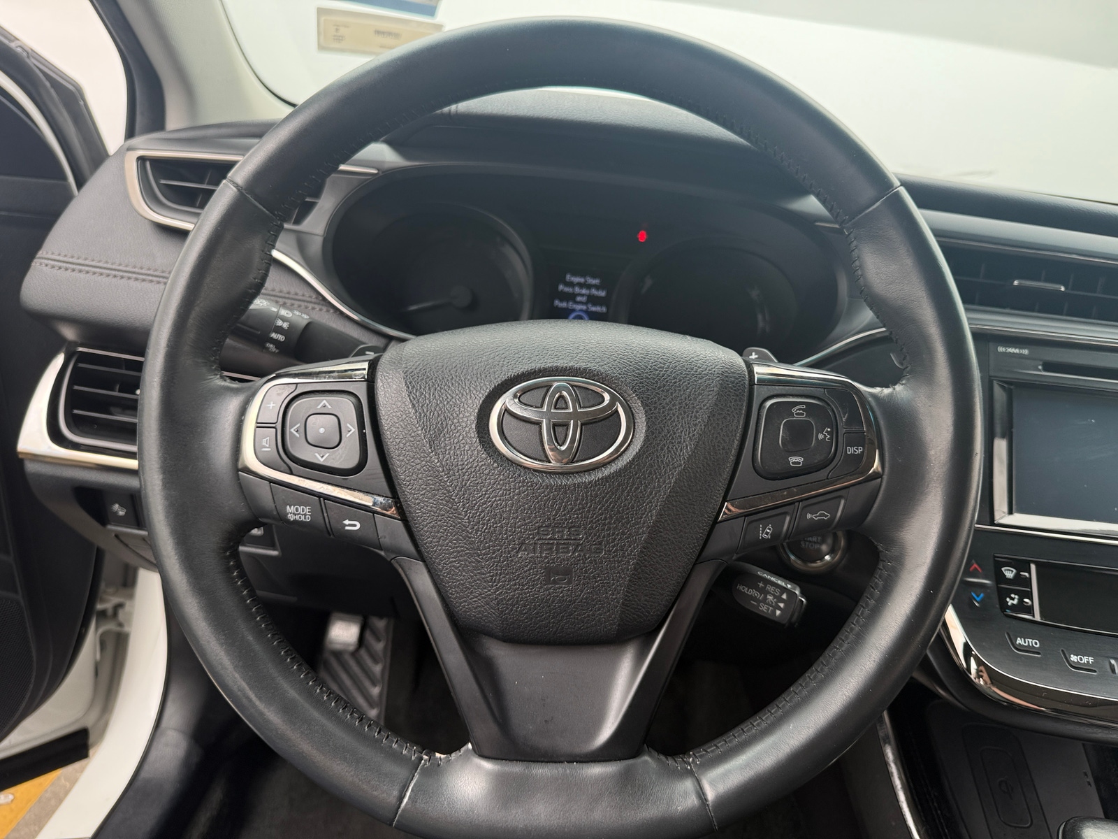 Thumbnail: 2017 Toyota Avalon - 4