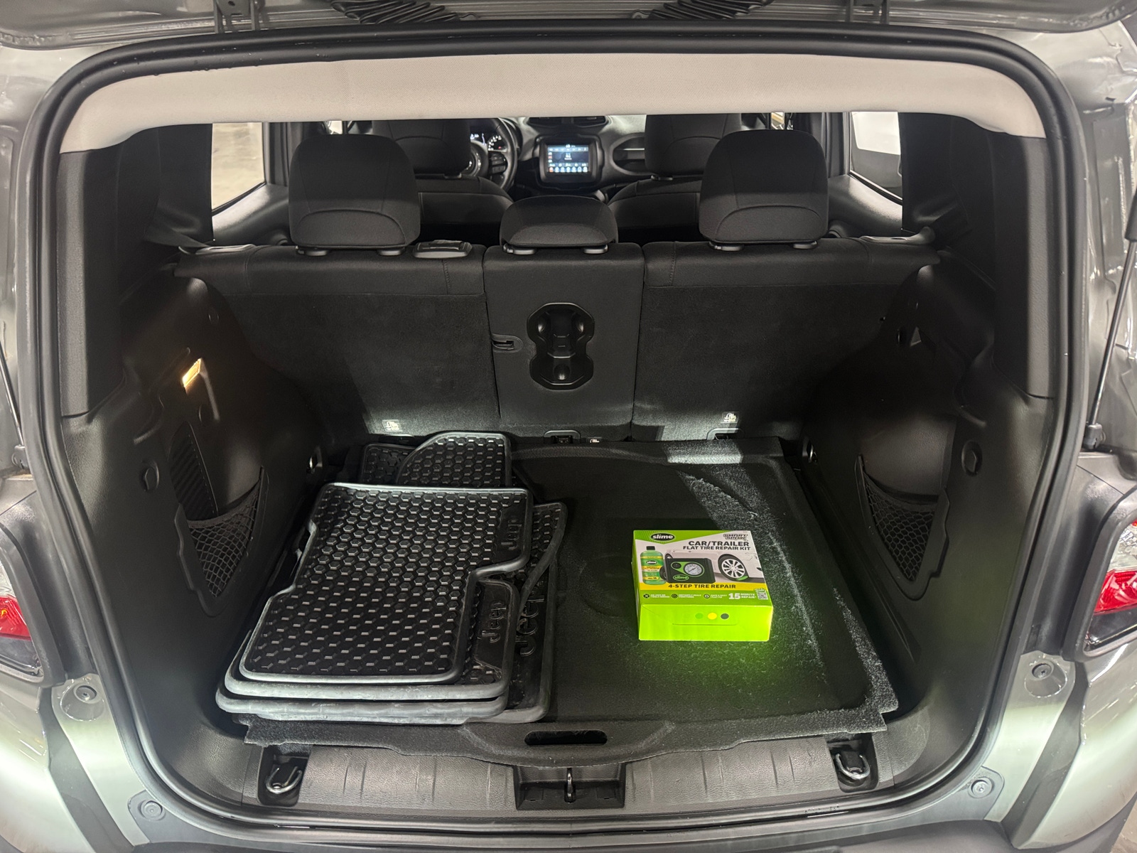 Thumbnail: 2020 Jeep Renegade - 7