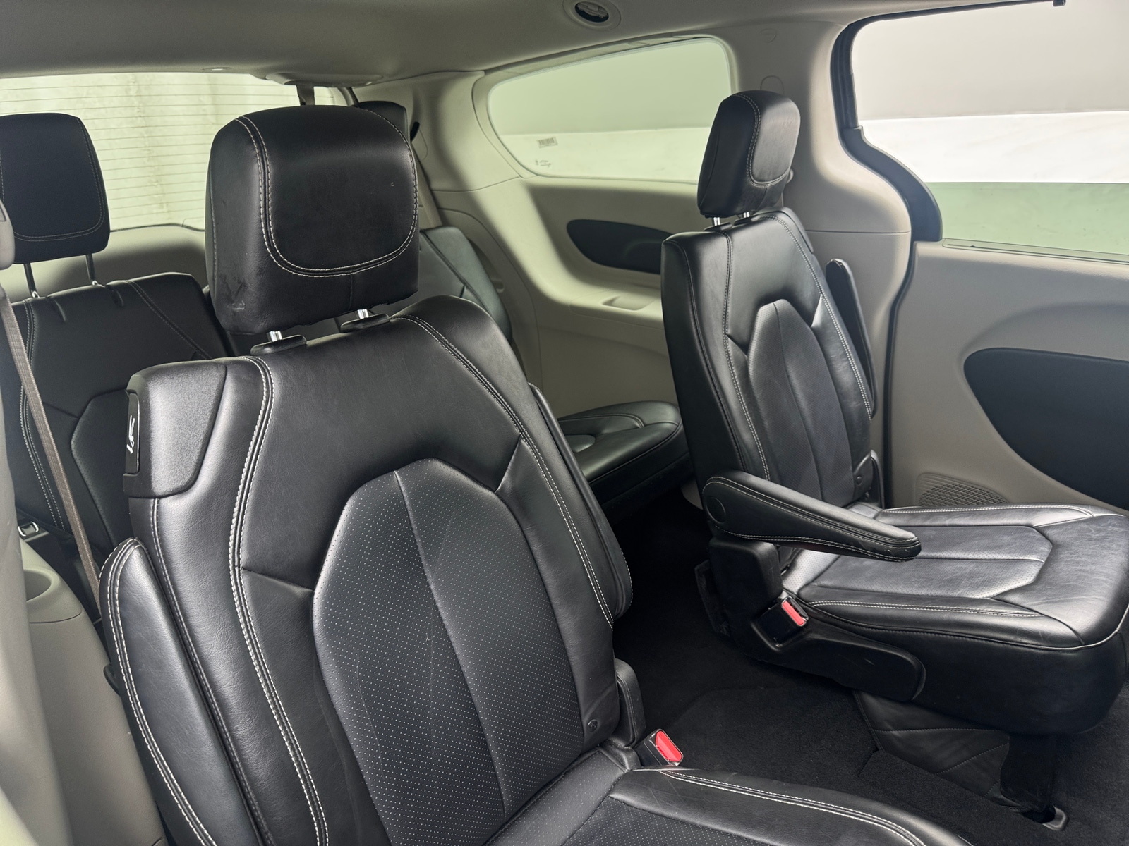 Thumbnail: 2023 Chrysler Pacifica - 5