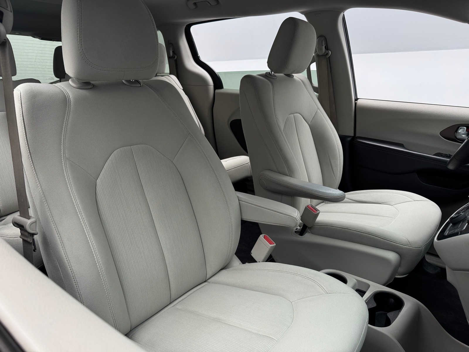 Thumbnail: 2017 Chrysler Pacifica - 2