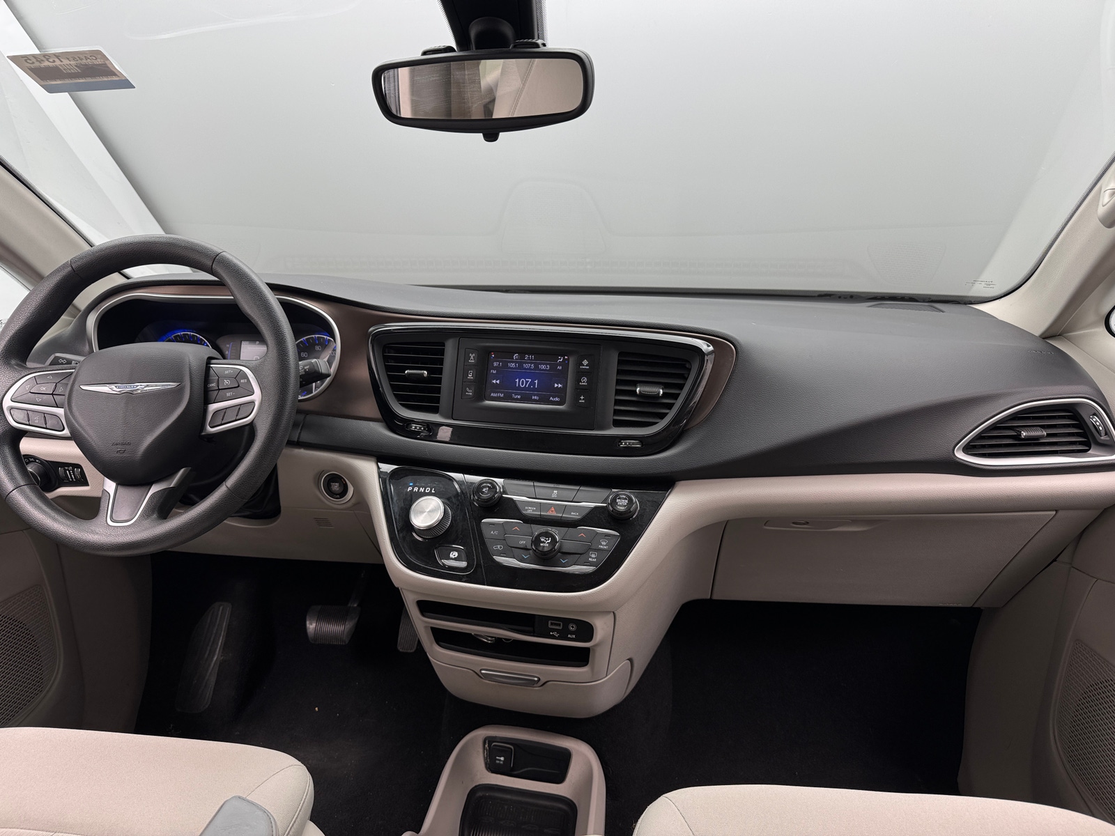 Thumbnail: 2017 Chrysler Pacifica - 3