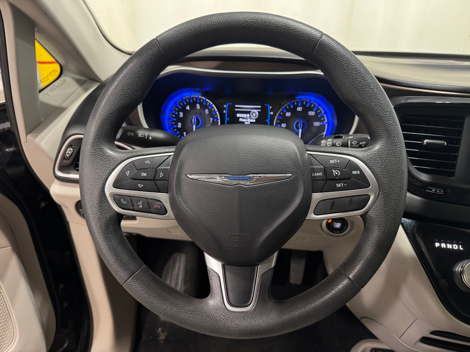 Thumbnail: 2017 Chrysler Pacifica - 5