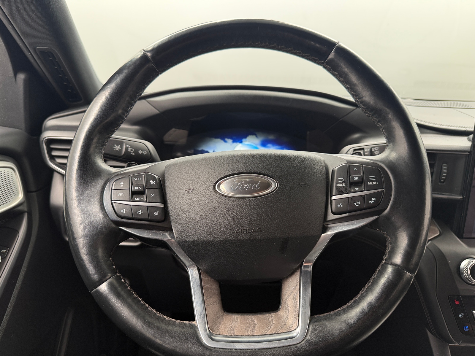Thumbnail: 2020 Ford Explorer - 4