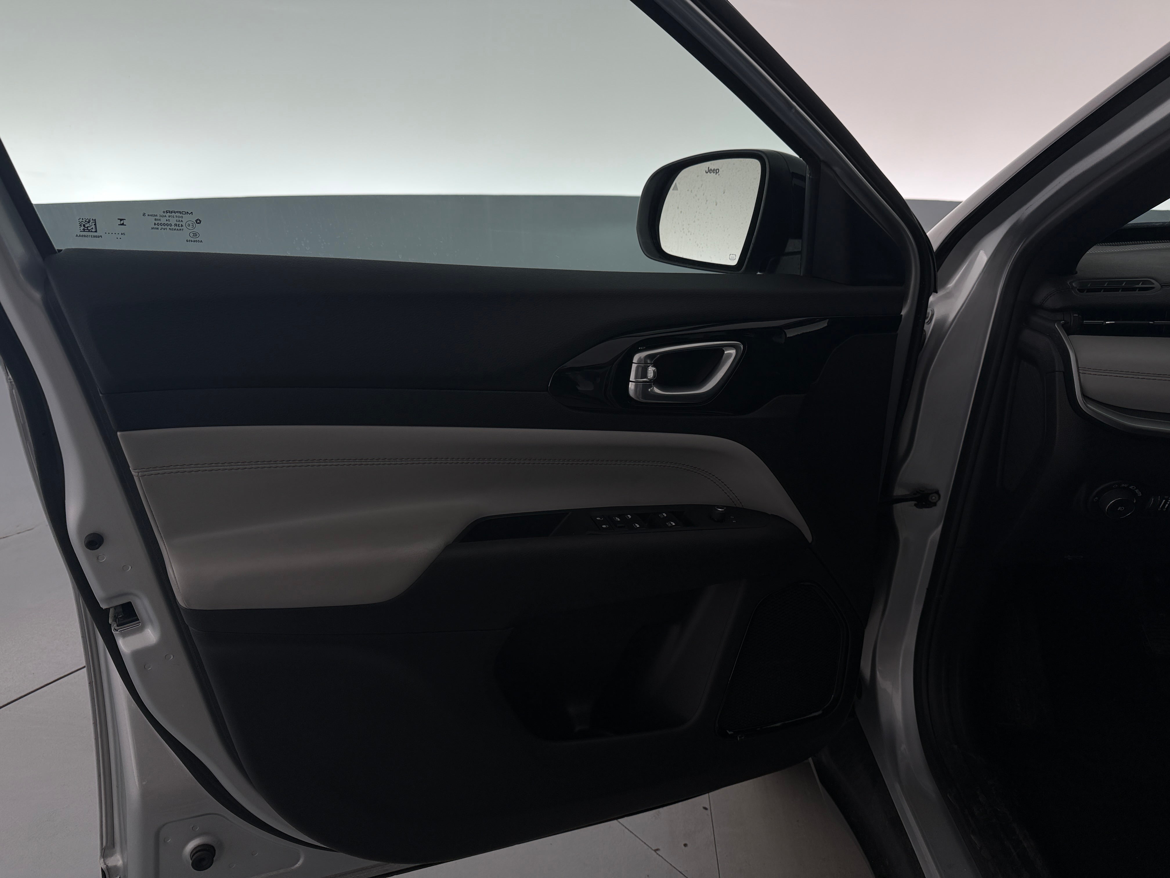 2025 Jeep Compass Limited - Photo 9