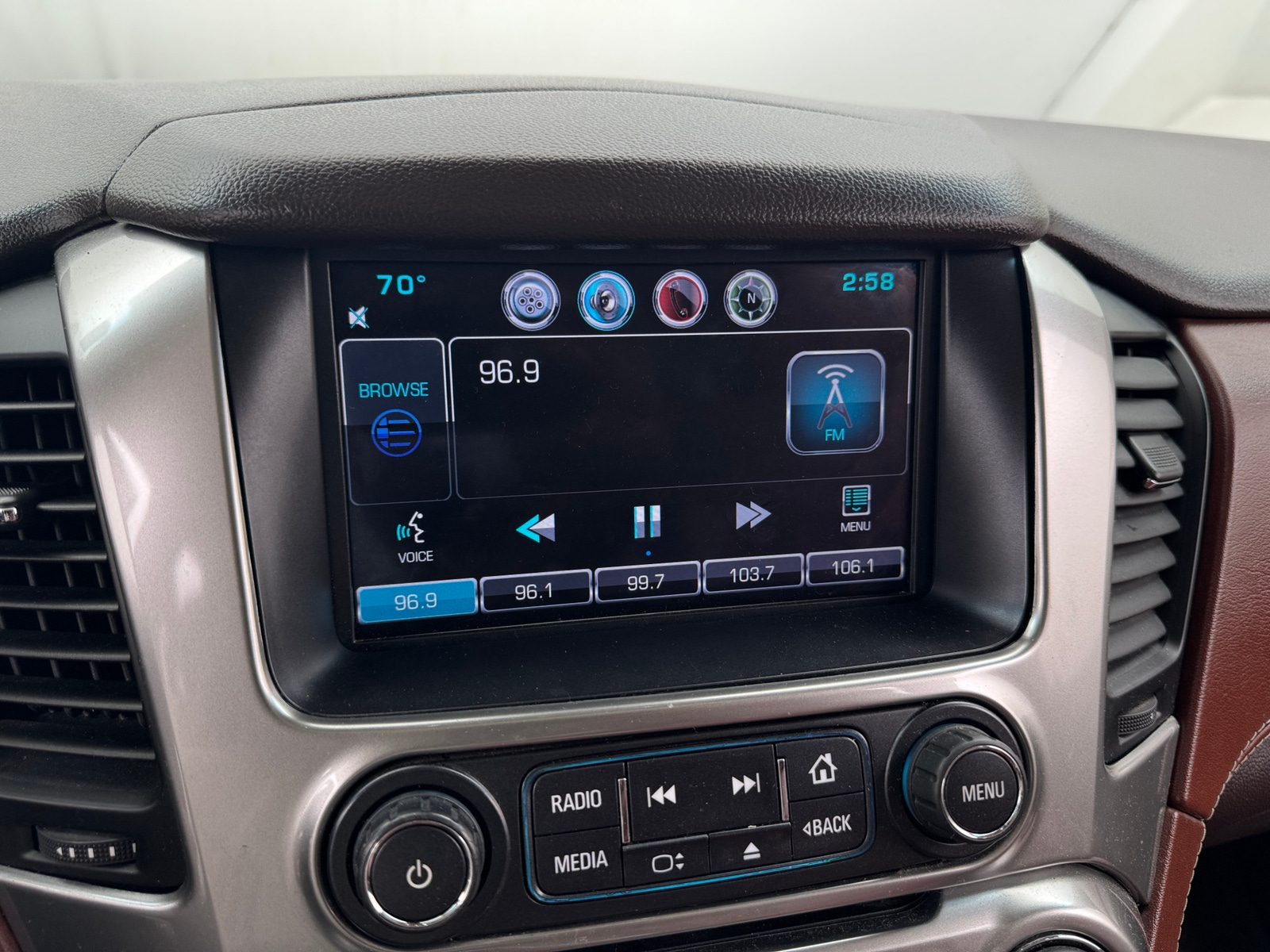 Thumbnail: 2015 Chevrolet Tahoe - 3