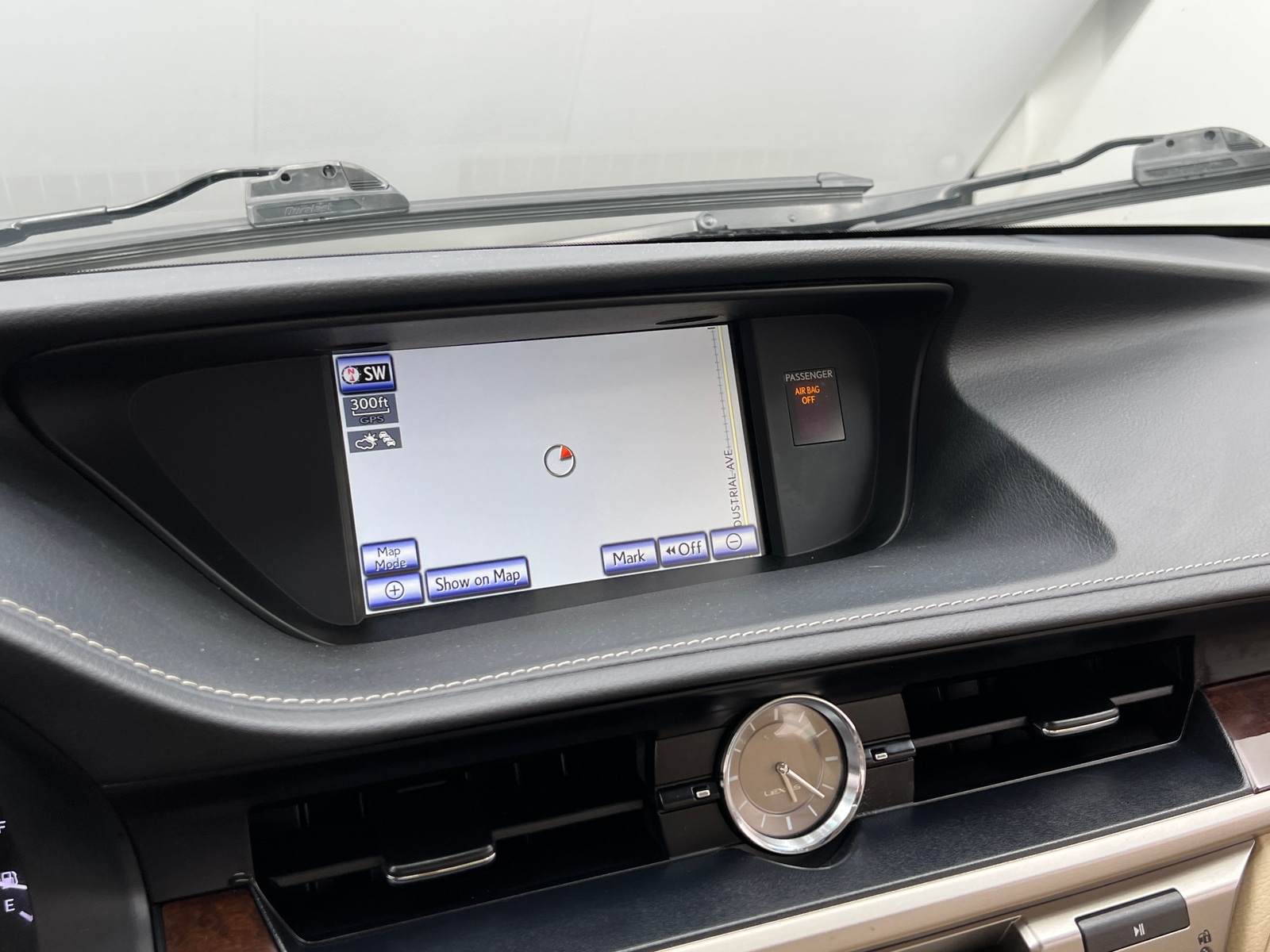Thumbnail: 2014 Lexus ES - 3