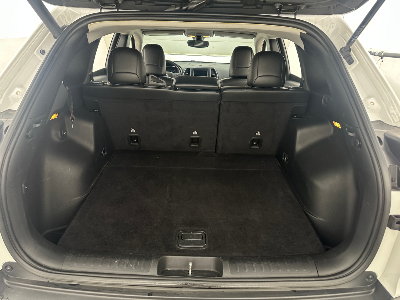 Thumbnail: 2019 Jeep Cherokee - 7