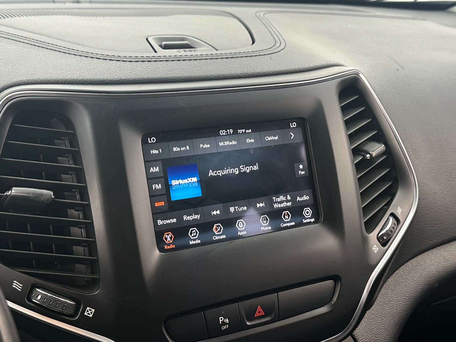 Thumbnail: 2019 Jeep Cherokee - 4