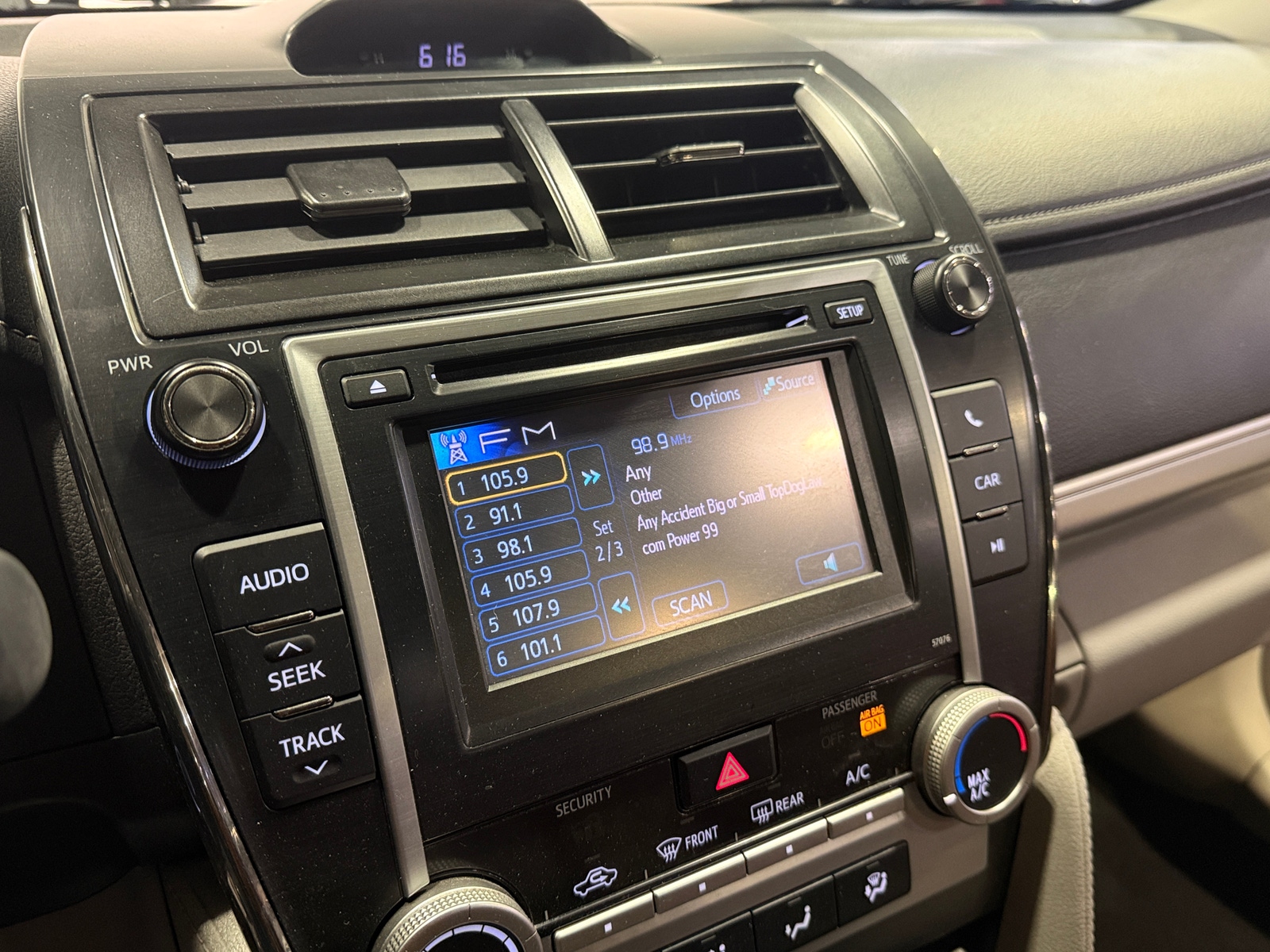 Thumbnail: 2013 Toyota Camry - 4
