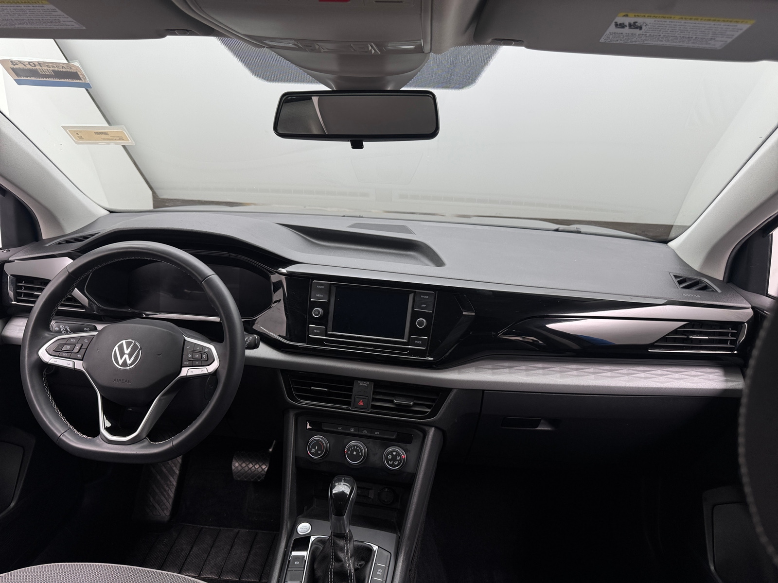 Thumbnail: 2022 Volkswagen Taos - 3
