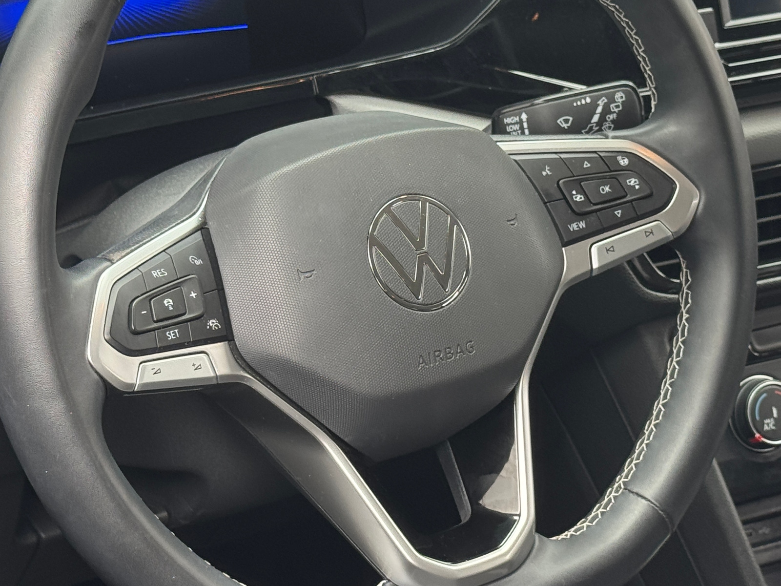 Thumbnail: 2022 Volkswagen Taos - 5