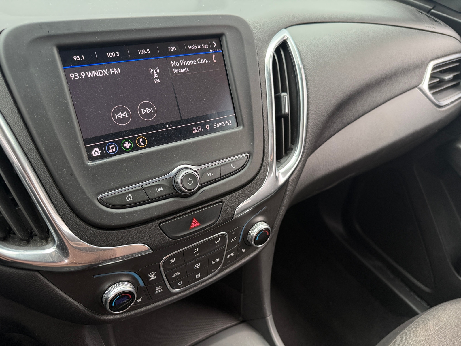 Thumbnail: 2020 Chevrolet Equinox - 4