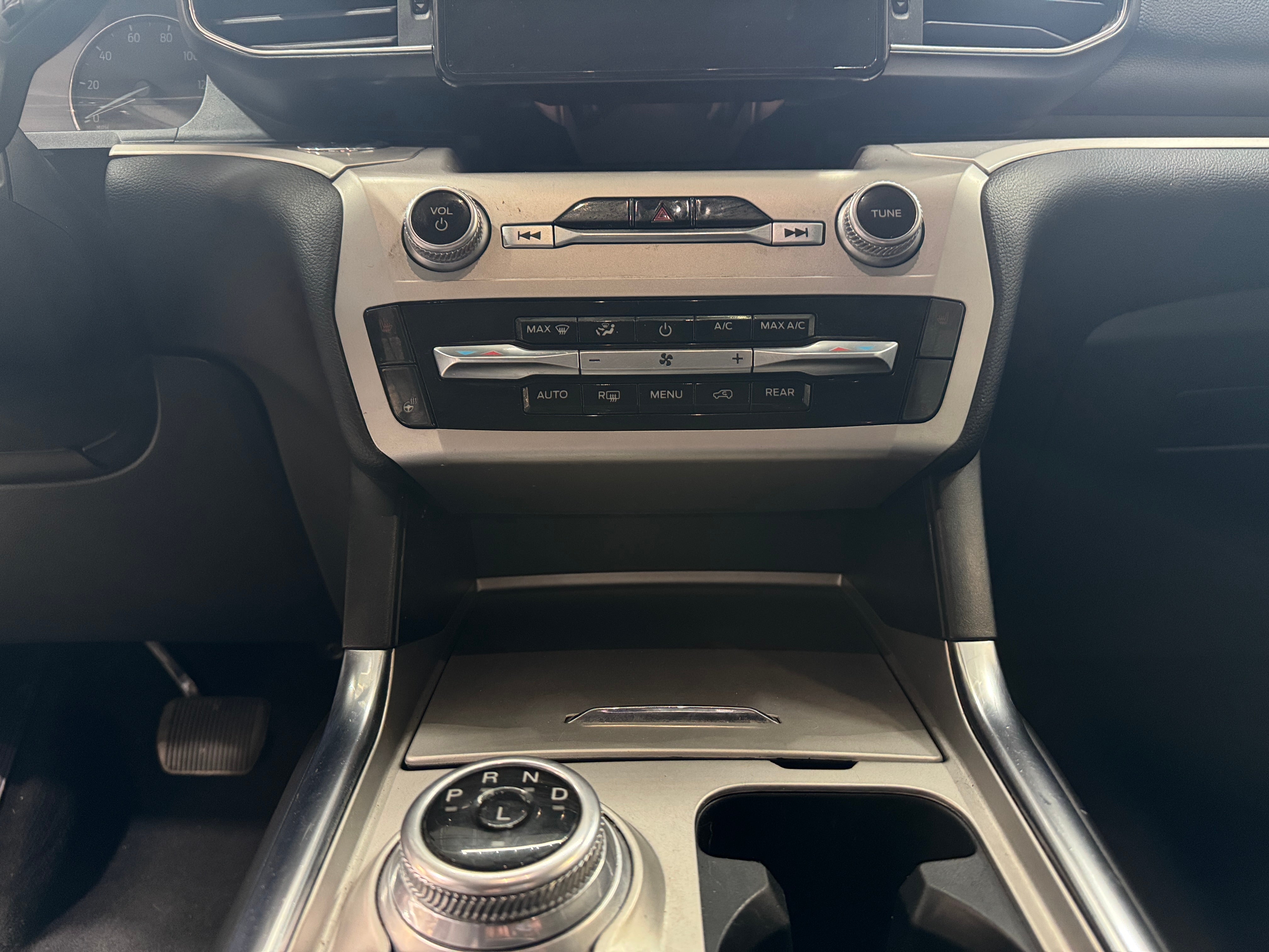 2021 Ford Explorer XLT - Photo 6