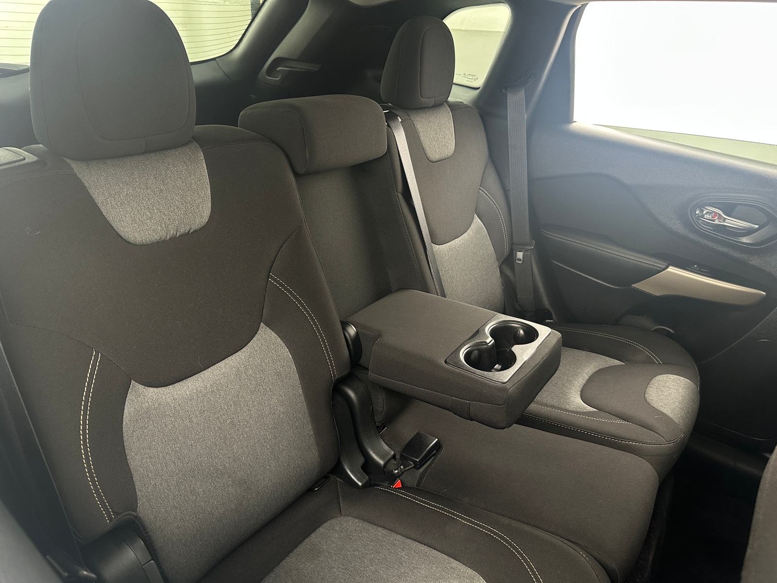 Thumbnail: 2018 Jeep Cherokee - 6
