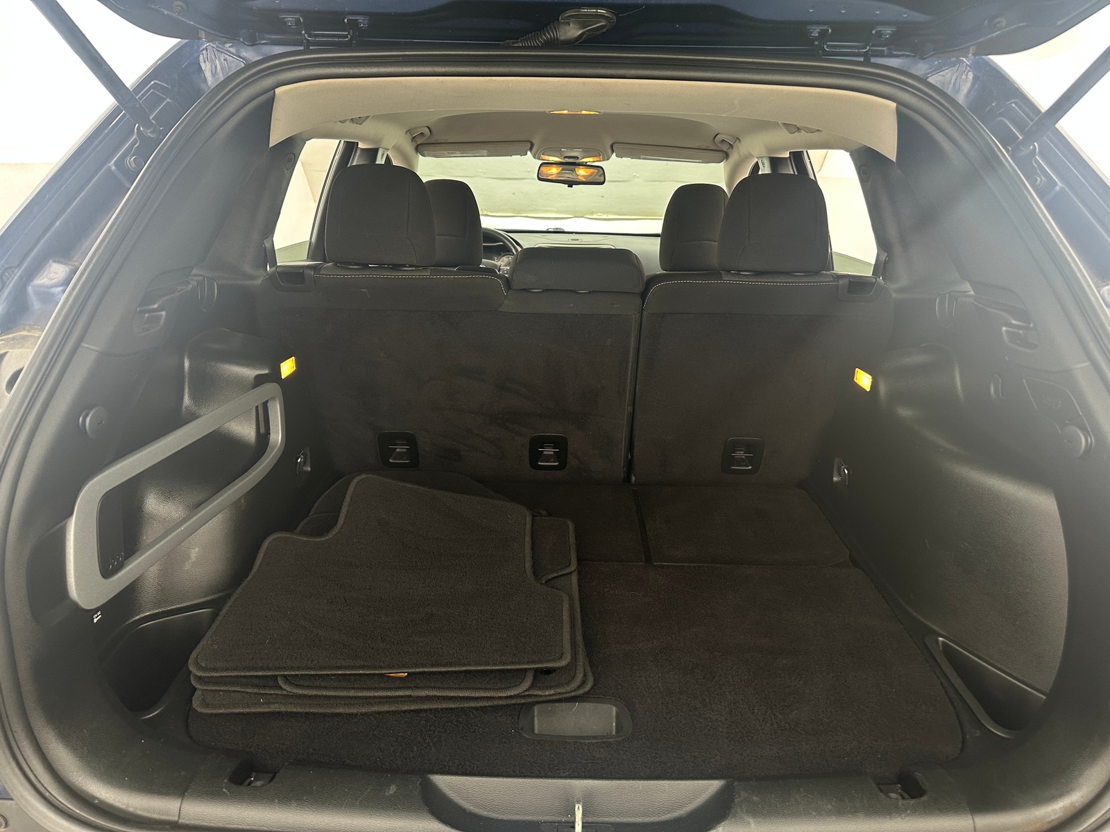 Thumbnail: 2018 Jeep Cherokee - 7