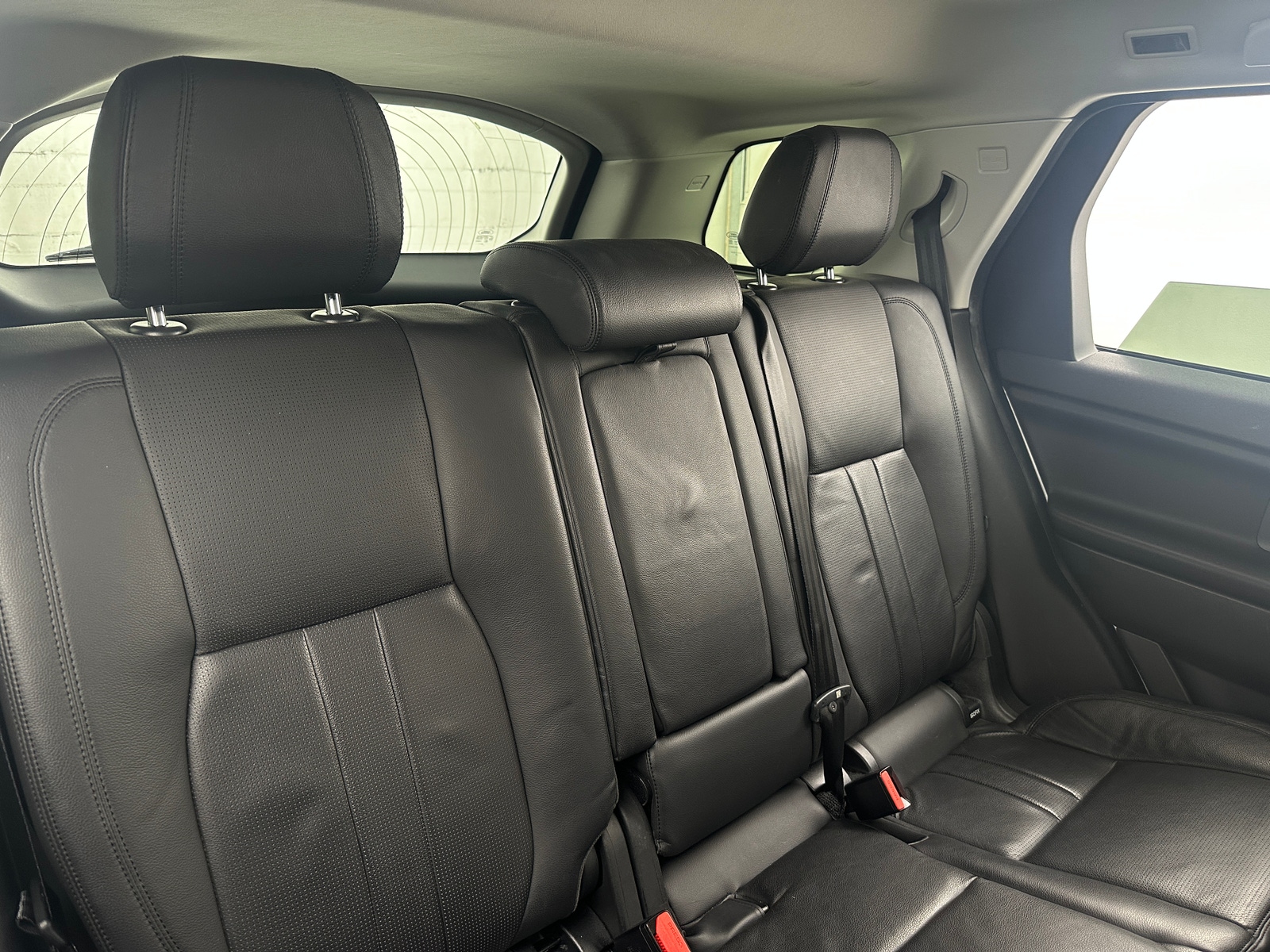 Thumbnail: 2019 Land Rover Discovery Sport - 5
