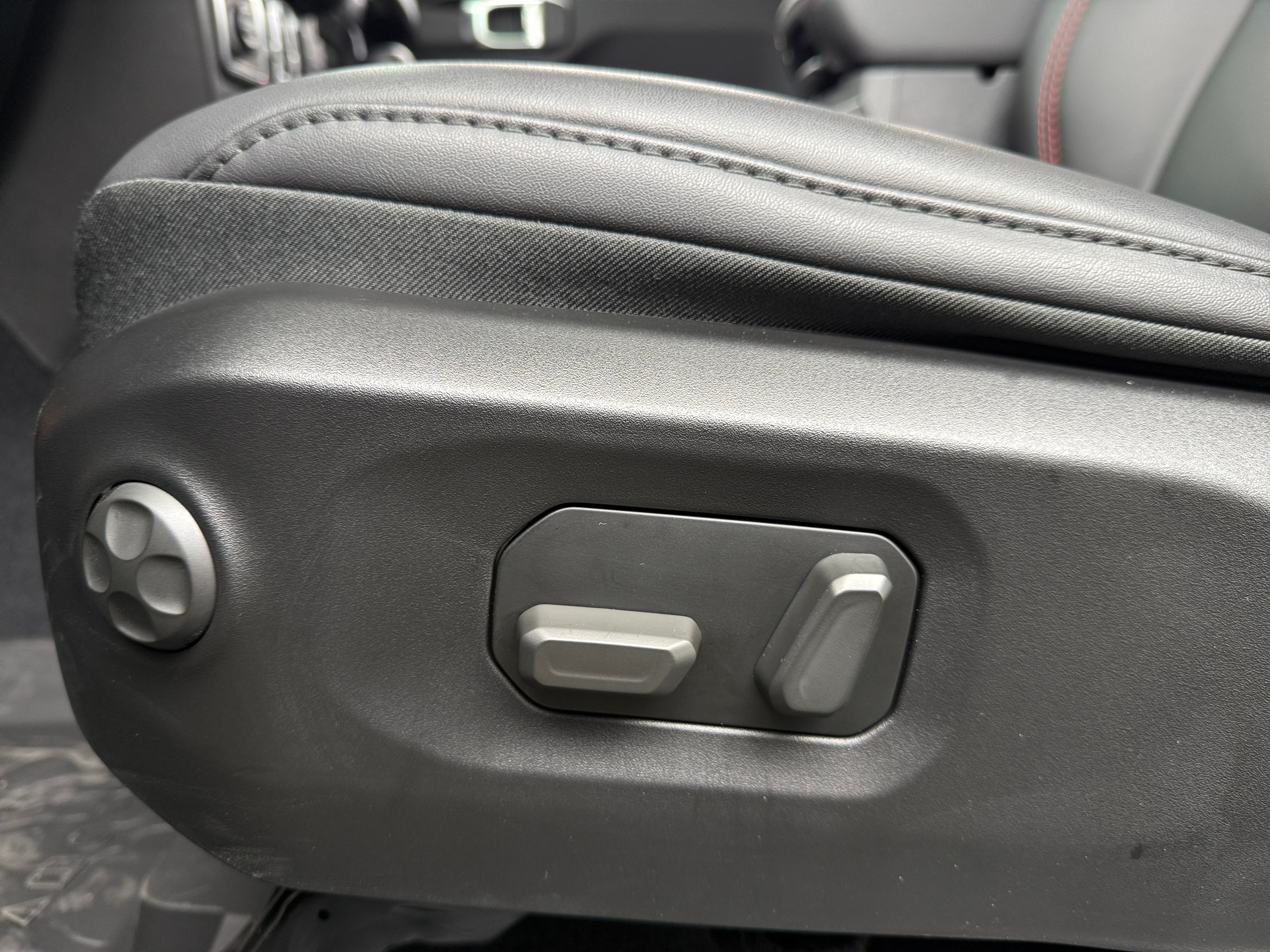2026 Jeep Wrangler 4-Door Rubicon - Photo 2