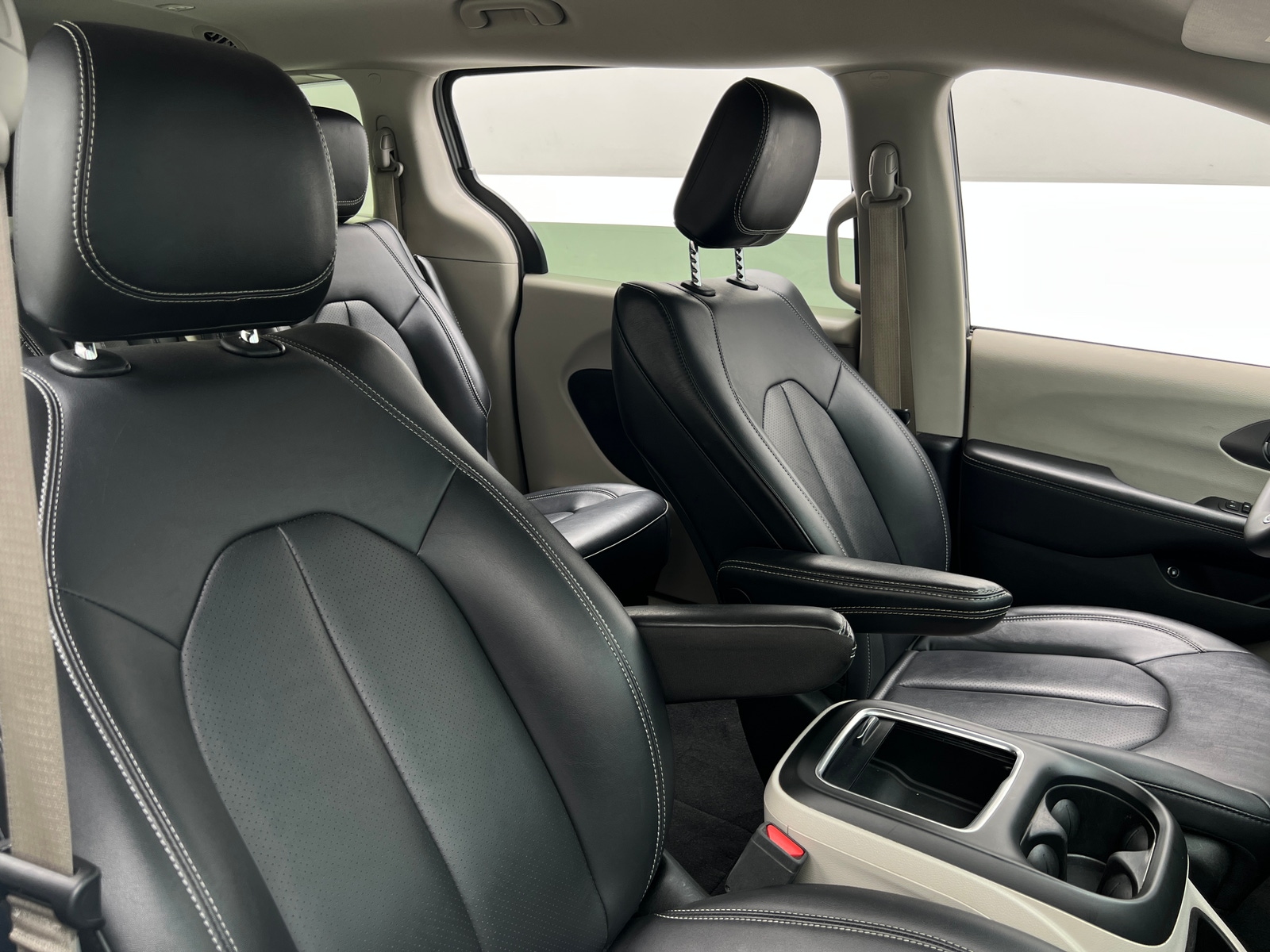 Thumbnail: 2024 Chrysler Pacifica - 2