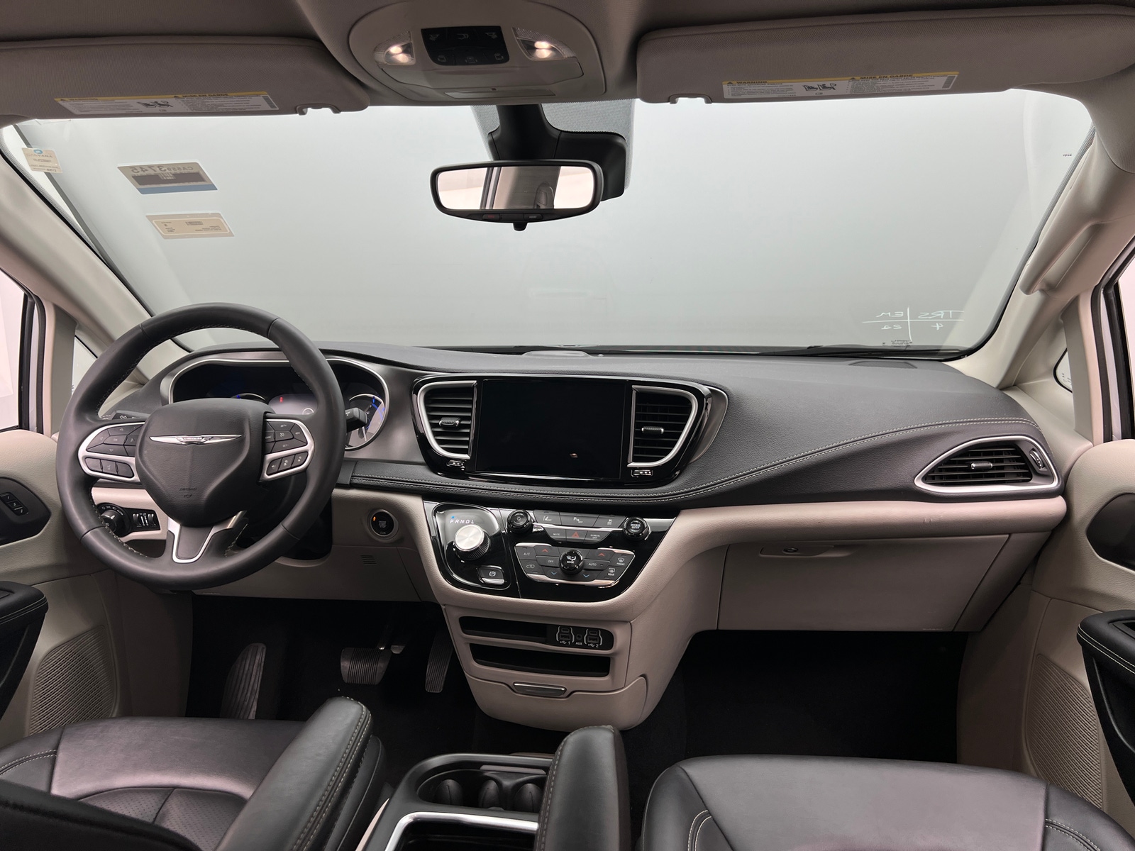 Thumbnail: 2024 Chrysler Pacifica - 3