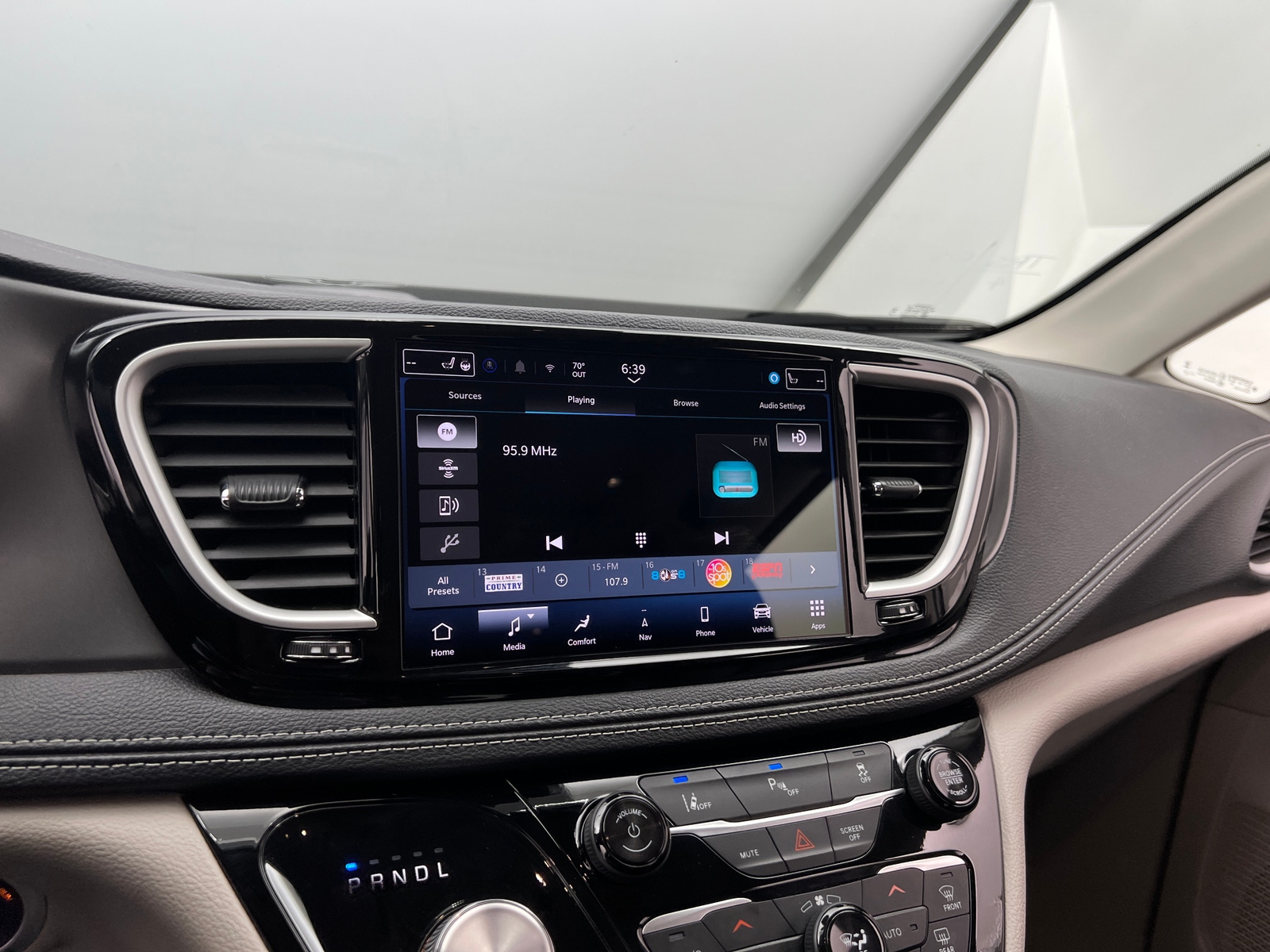 Thumbnail: 2024 Chrysler Pacifica - 4