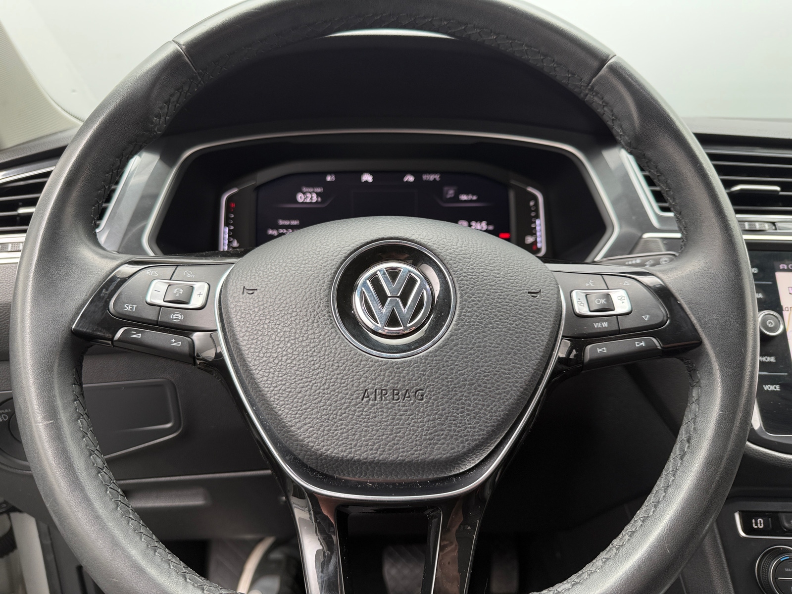 Thumbnail: 2020 Volkswagen Tiguan - 4