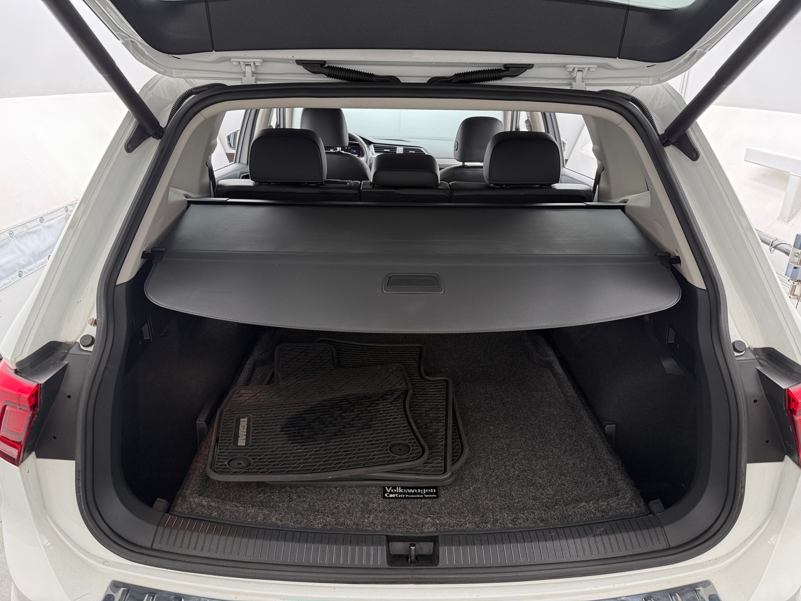 Thumbnail: 2020 Volkswagen Tiguan - 6