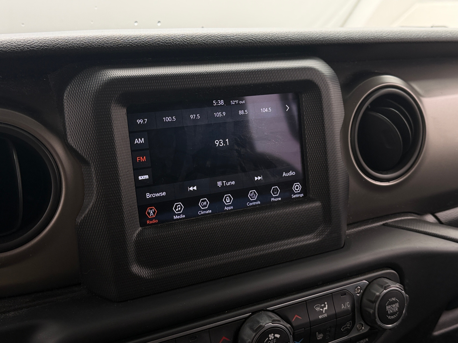 Thumbnail: 2019 Jeep Wrangler - 4