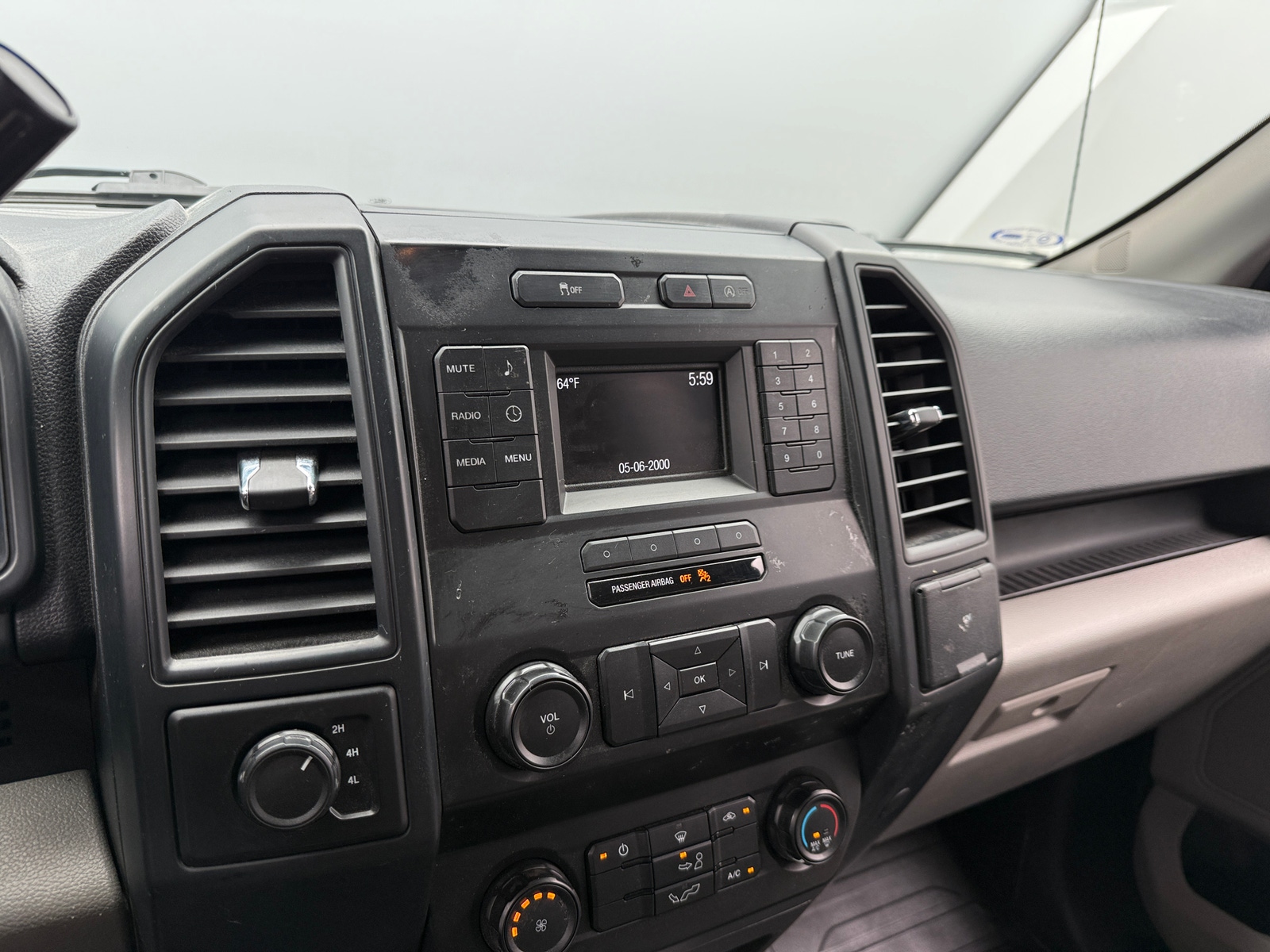 Thumbnail: 2018 Ford Econoline - 4