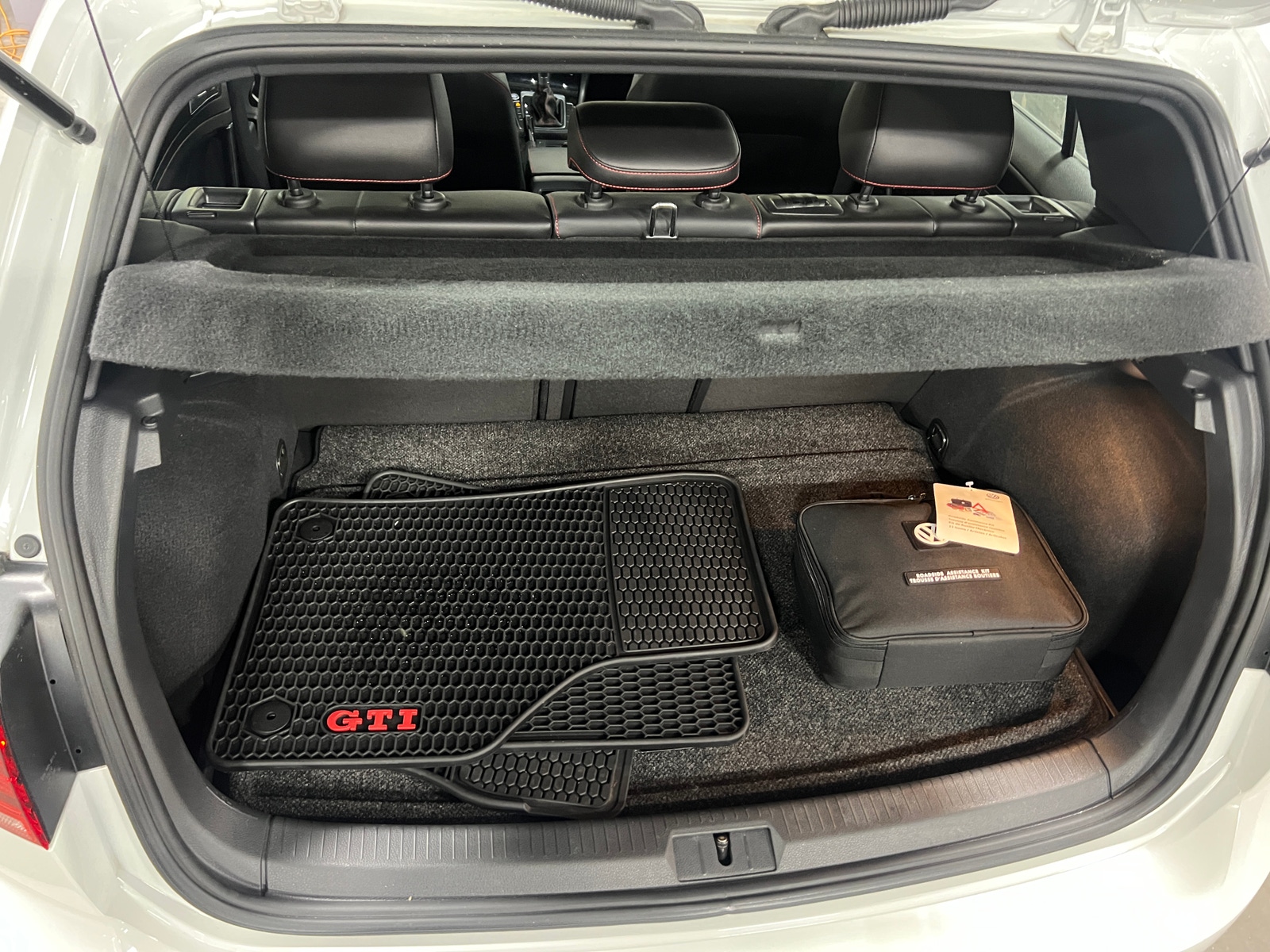 Thumbnail: 2019 Volkswagen Golf - 6